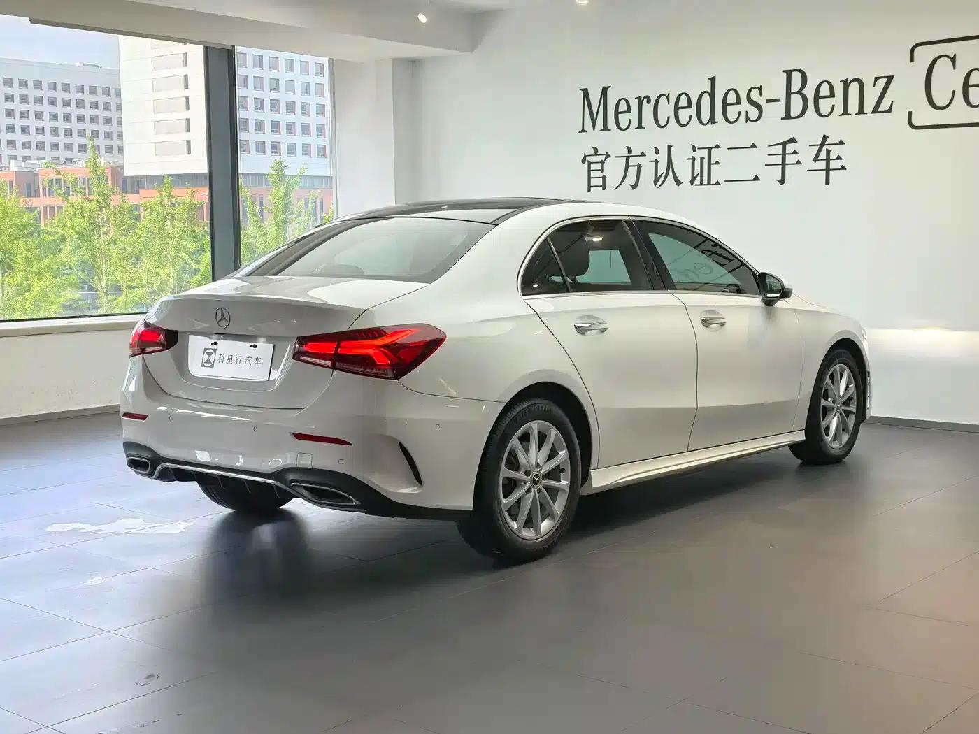 Mercedes-Benz A-Class 2020 A 200 L Sport Sedan — миниатюра 15