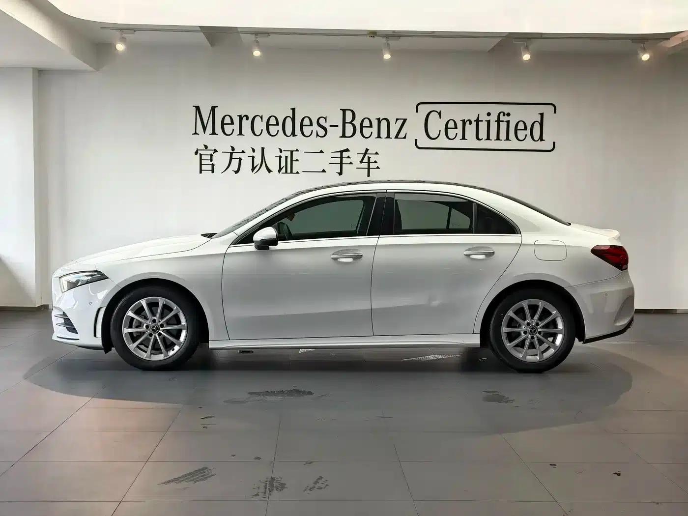Mercedes-Benz A-Class 2020 A 200 L Sport Sedan — миниатюра 3