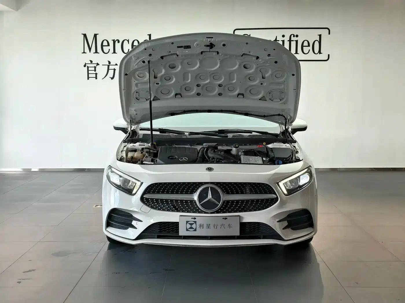 Mercedes-Benz A-Class 2020 A 200 L Sport Sedan — миниатюра 4