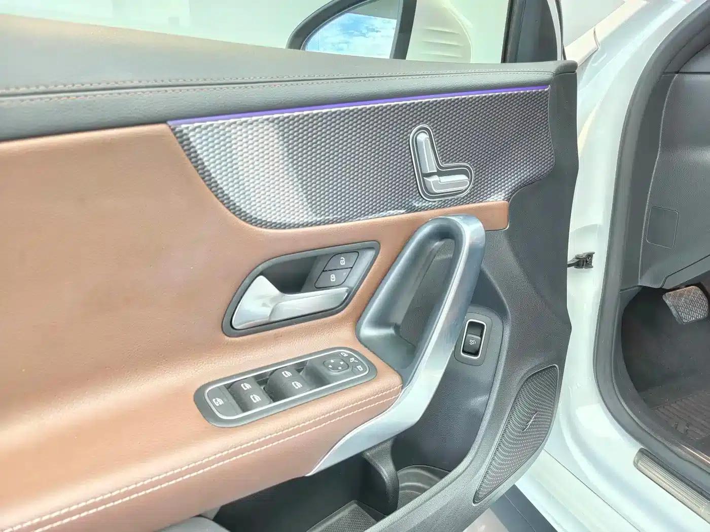 Mercedes-Benz A-Class 2020 A 200 L Sport Sedan — миниатюра 10