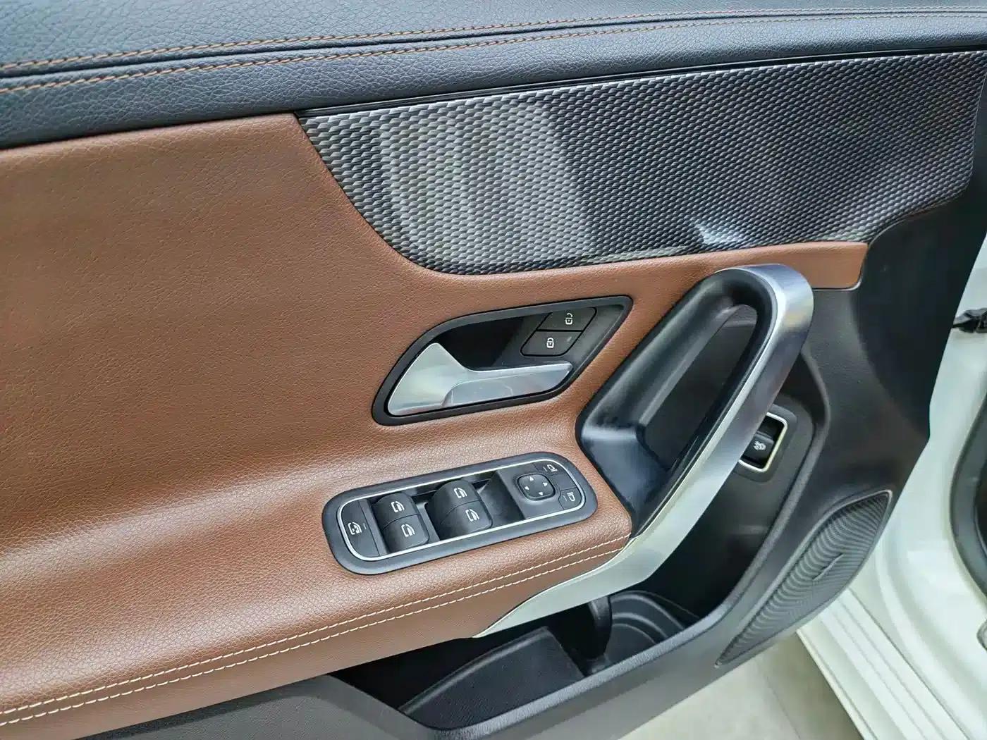 2019 Mercedes-Benz A-Class A 180 L Sport Sedan — миниатюра 13