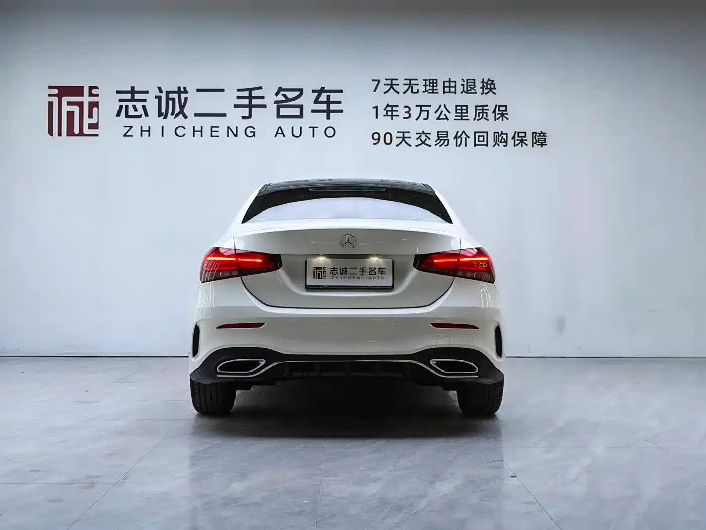 2019 Mercedes-Benz A-Class A 180 L Sport Sedan — миниатюра 3