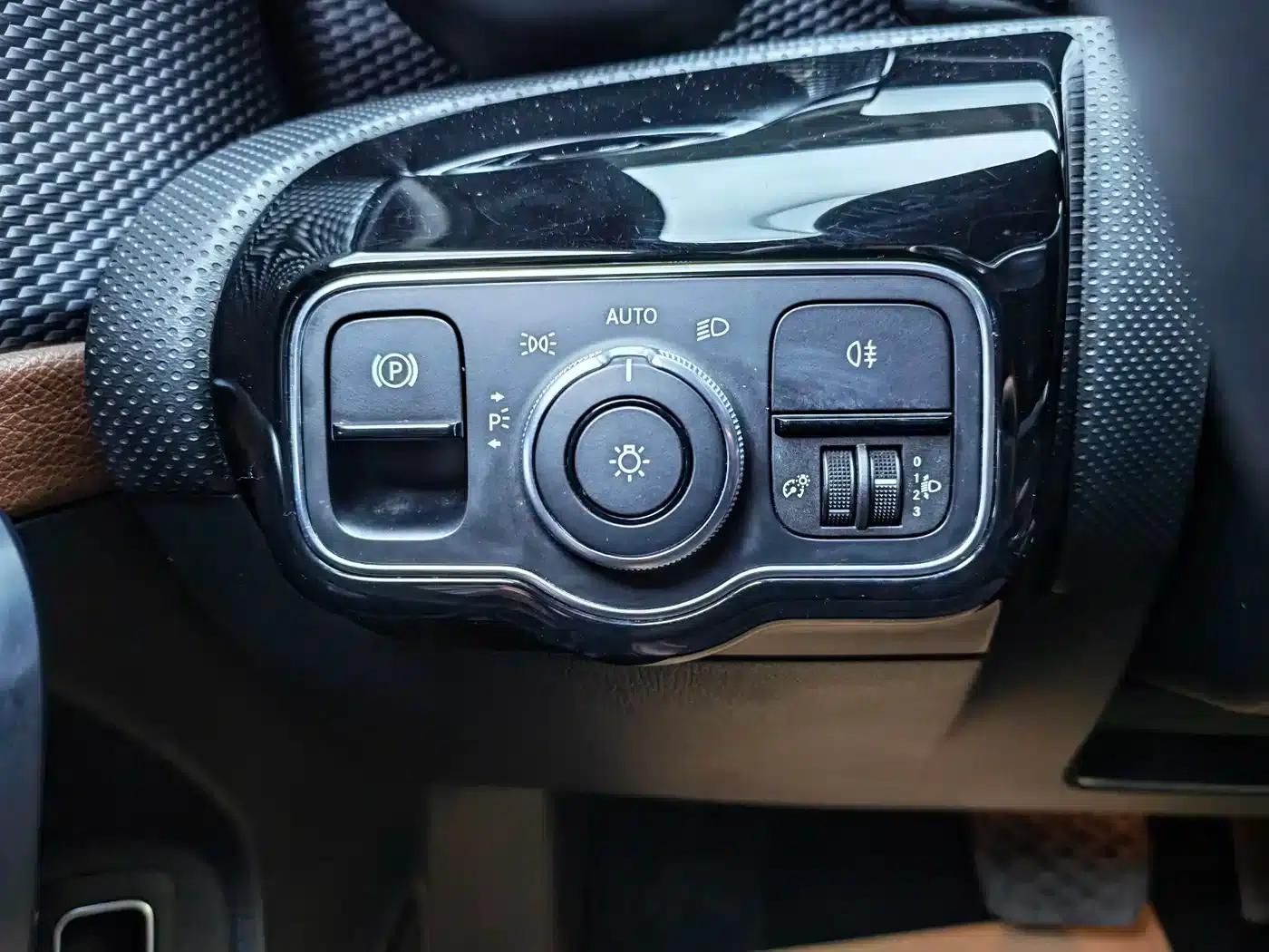 2019 Mercedes-Benz A-Class A 180 L Sport Sedan — миниатюра 8