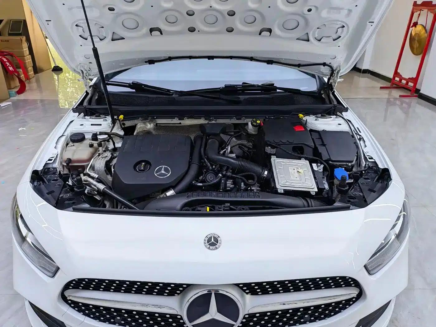 2019 Mercedes-Benz A-Class A 180 L Sport Sedan — миниатюра 10