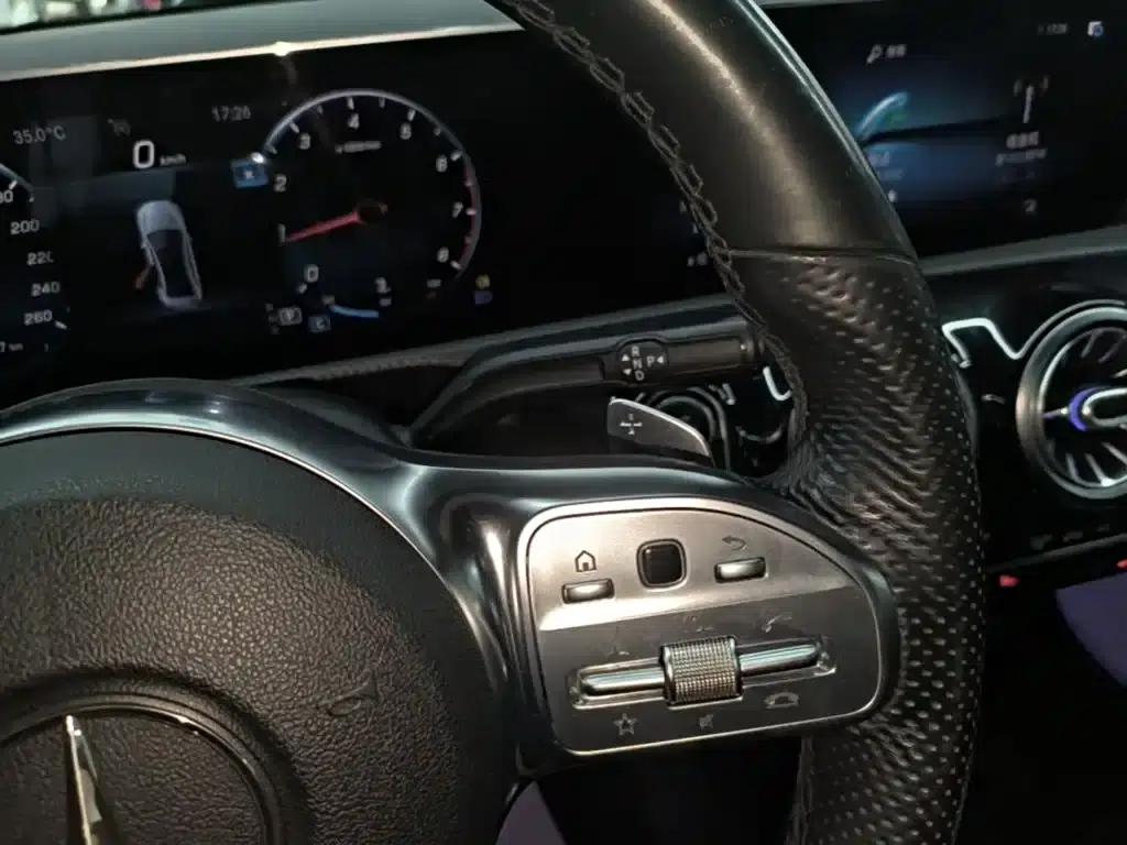 Mercedes-Benz A-Class 2020 A 200 L Sport Sedan — миниатюра 14