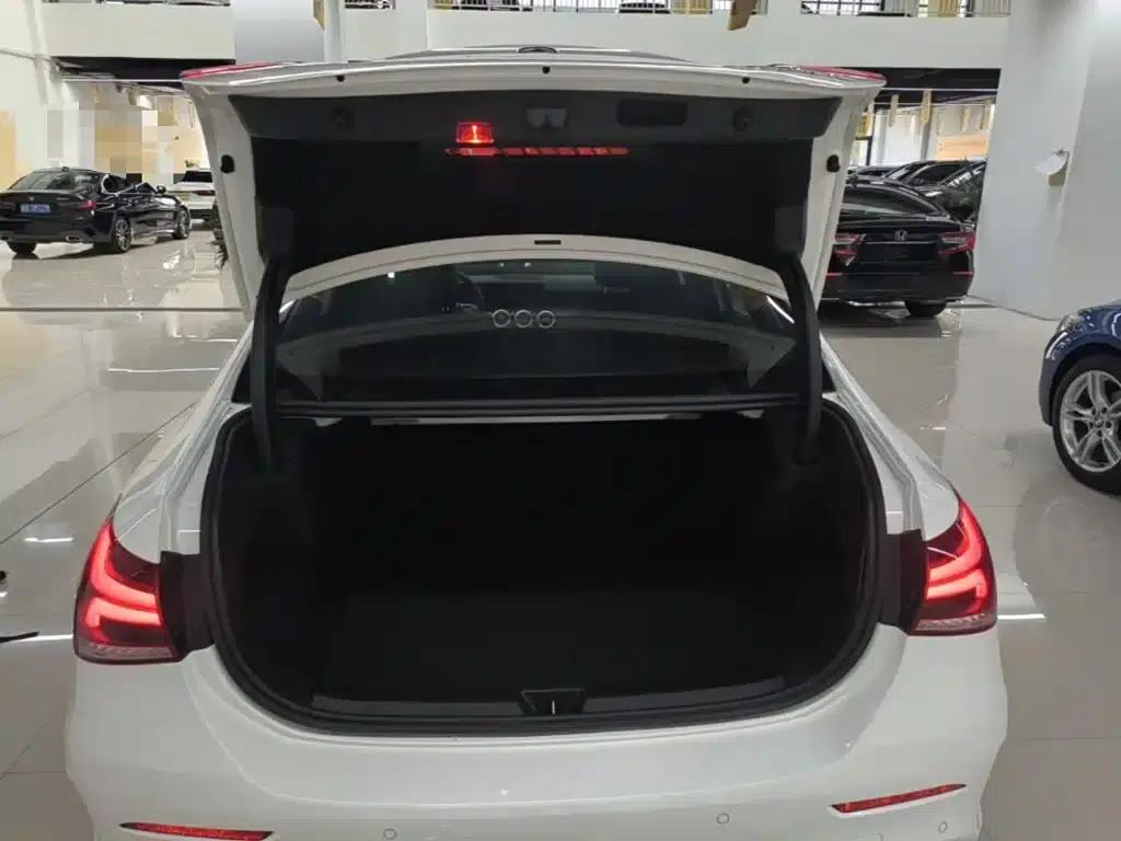 Mercedes-Benz A-Class 2020 A 200 L Sport Sedan — миниатюра 19
