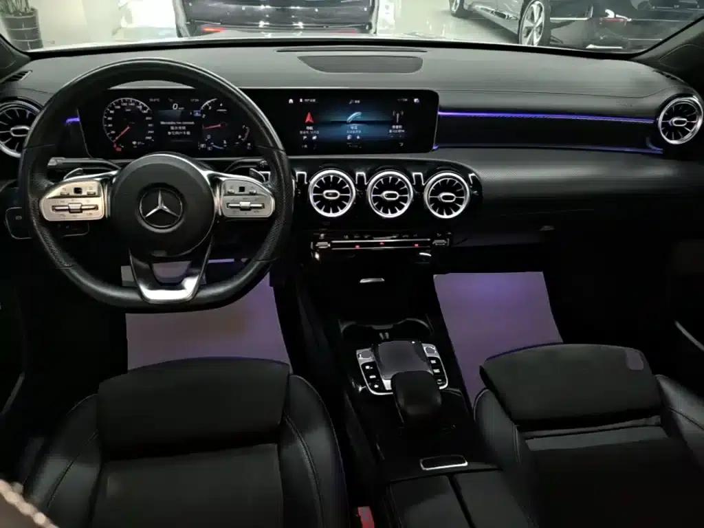 Mercedes-Benz A-Class 2020 A 200 L Sport Sedan — миниатюра 10