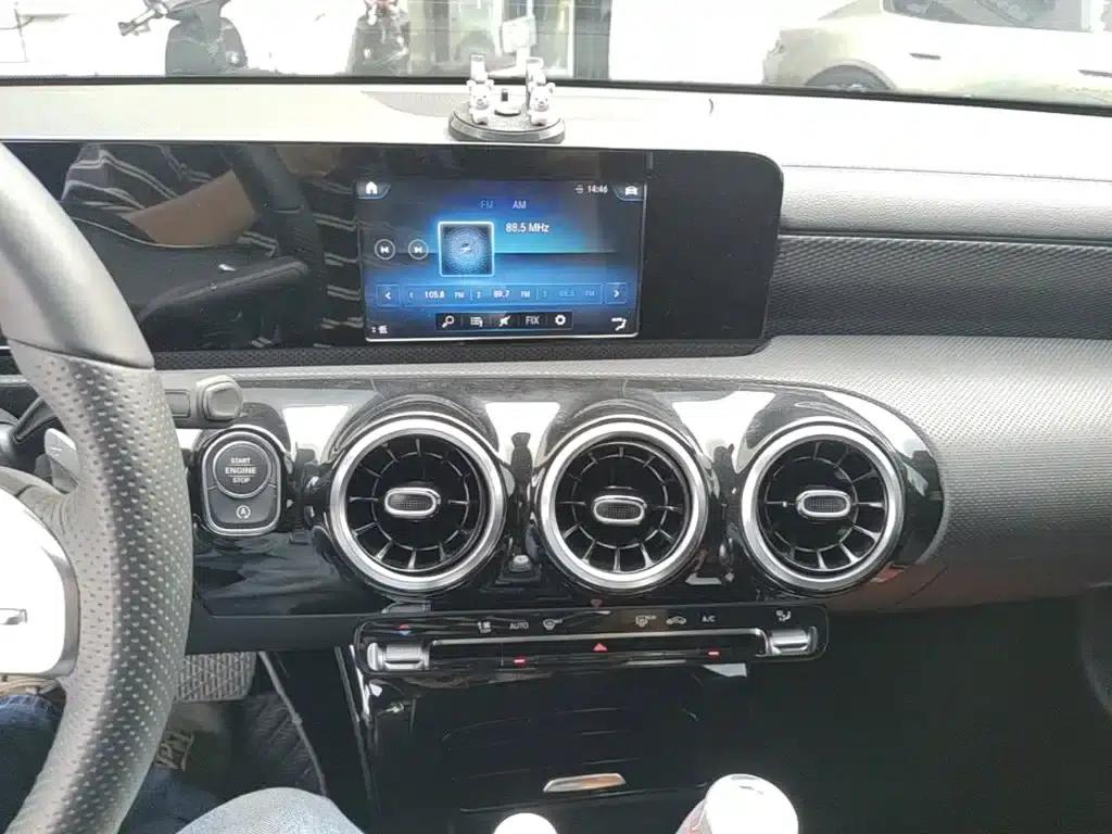 2019 Mercedes-Benz A-Class A 180 L Sport Sedan — миниатюра 13
