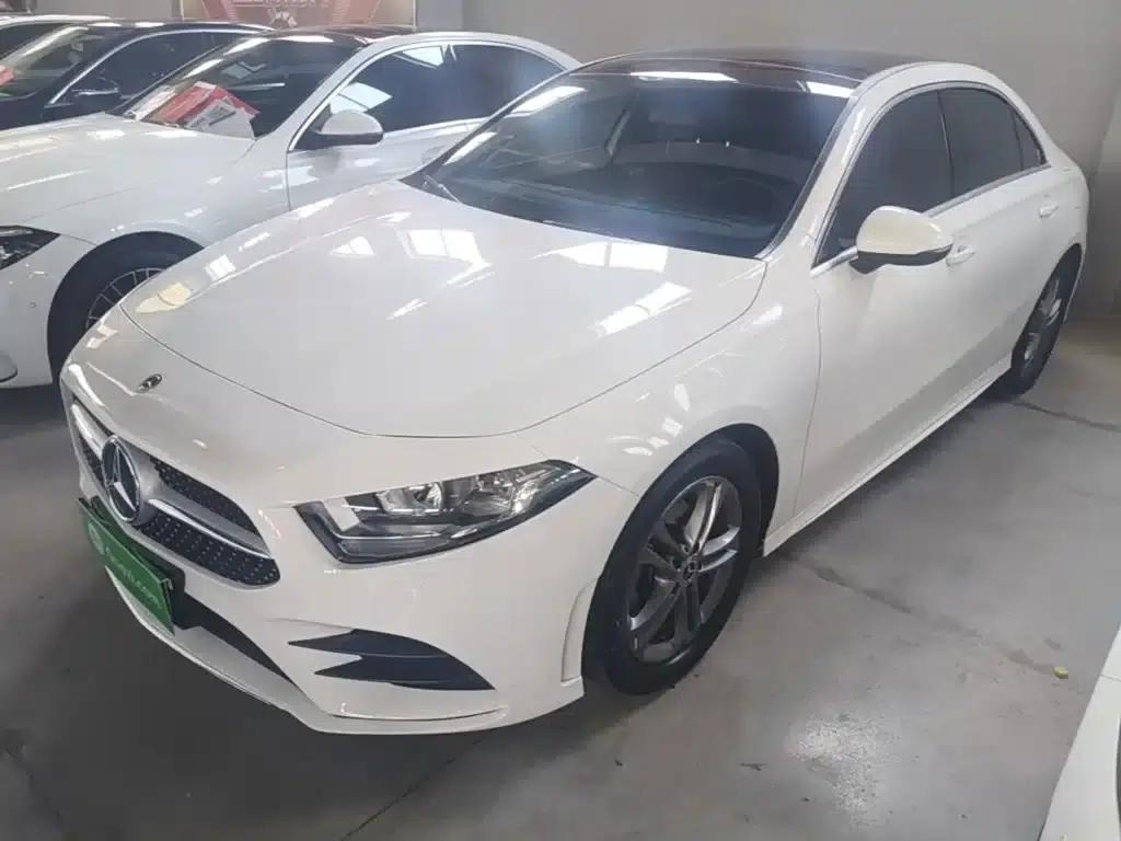 Mercedes-Benz A-Class 2022 Facelift A 180 L Sport Sedan — миниатюра 1