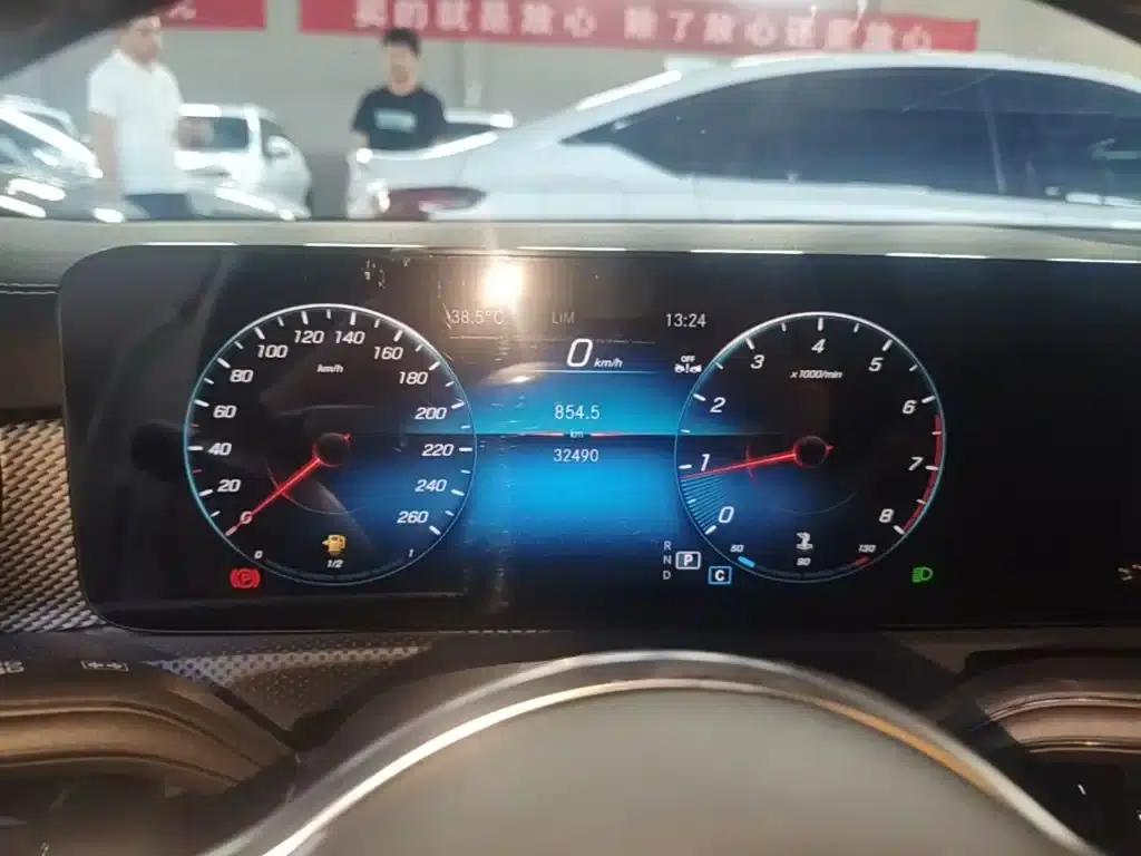 Mercedes-Benz A-Class 2022 Facelift A 180 L Sport Sedan — миниатюра 12