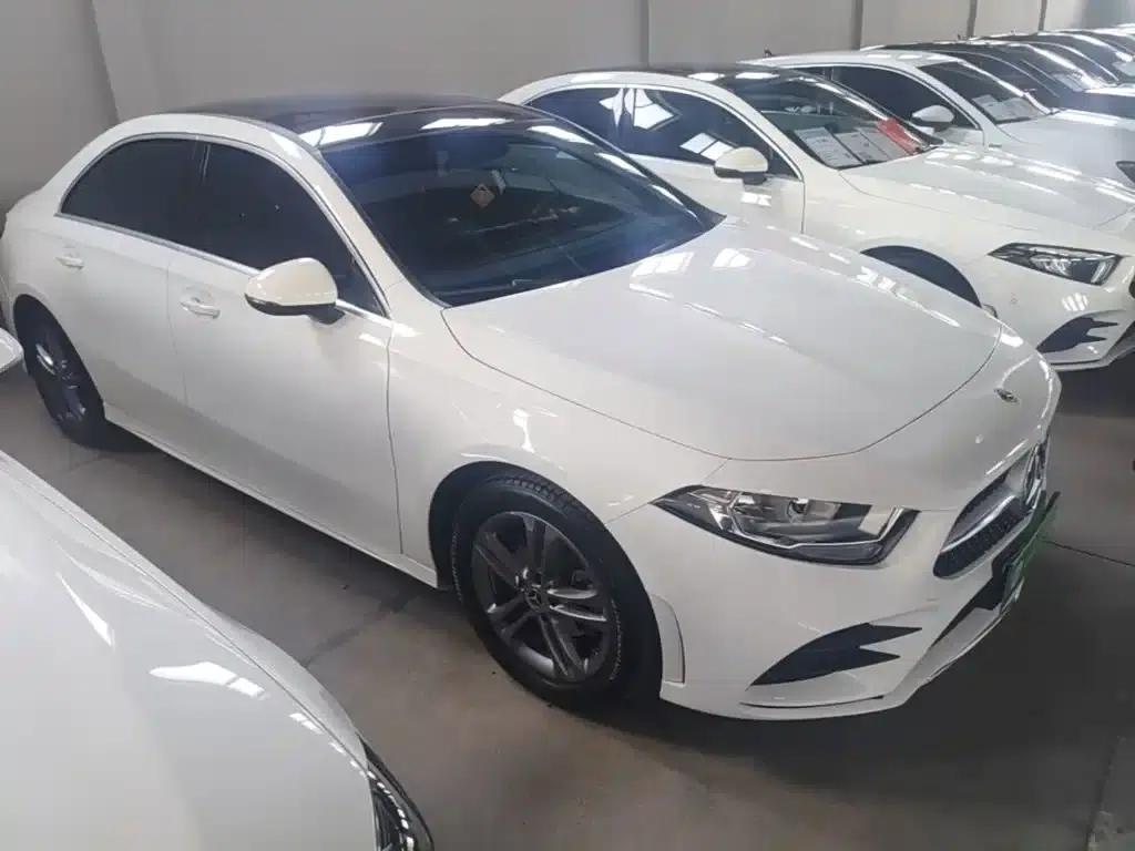 Mercedes-Benz A-Class 2022 Facelift A 180 L Sport Sedan — миниатюра 4