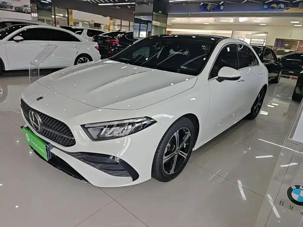 2023 Mercedes-Benz A-Class A 200 L Fashion Edition — миниатюра 2