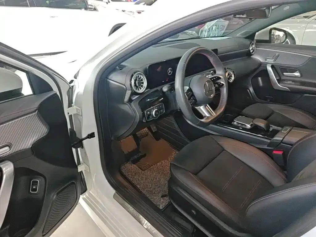 2023 Mercedes-Benz A-Class A 200 L Fashion Edition — миниатюра 16