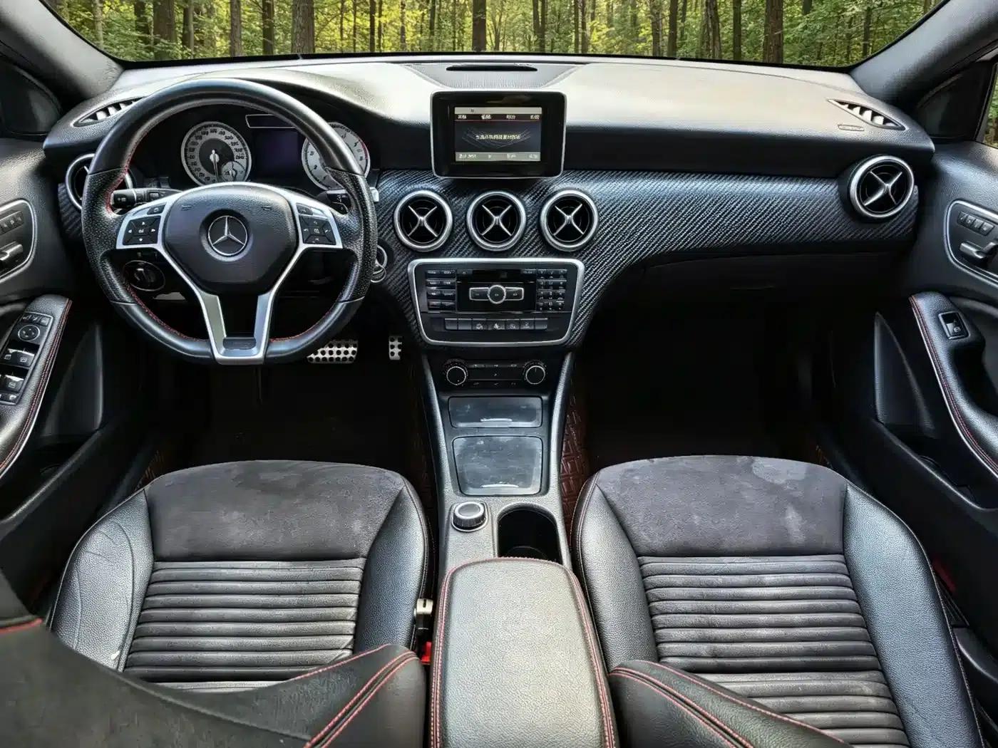 Imported Mercedes-Benz A-Class 2015 A 200 Sport — миниатюра 13