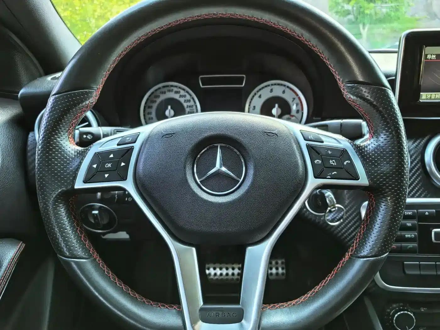 Imported Mercedes-Benz A-Class 2015 A 200 Sport — миниатюра 14