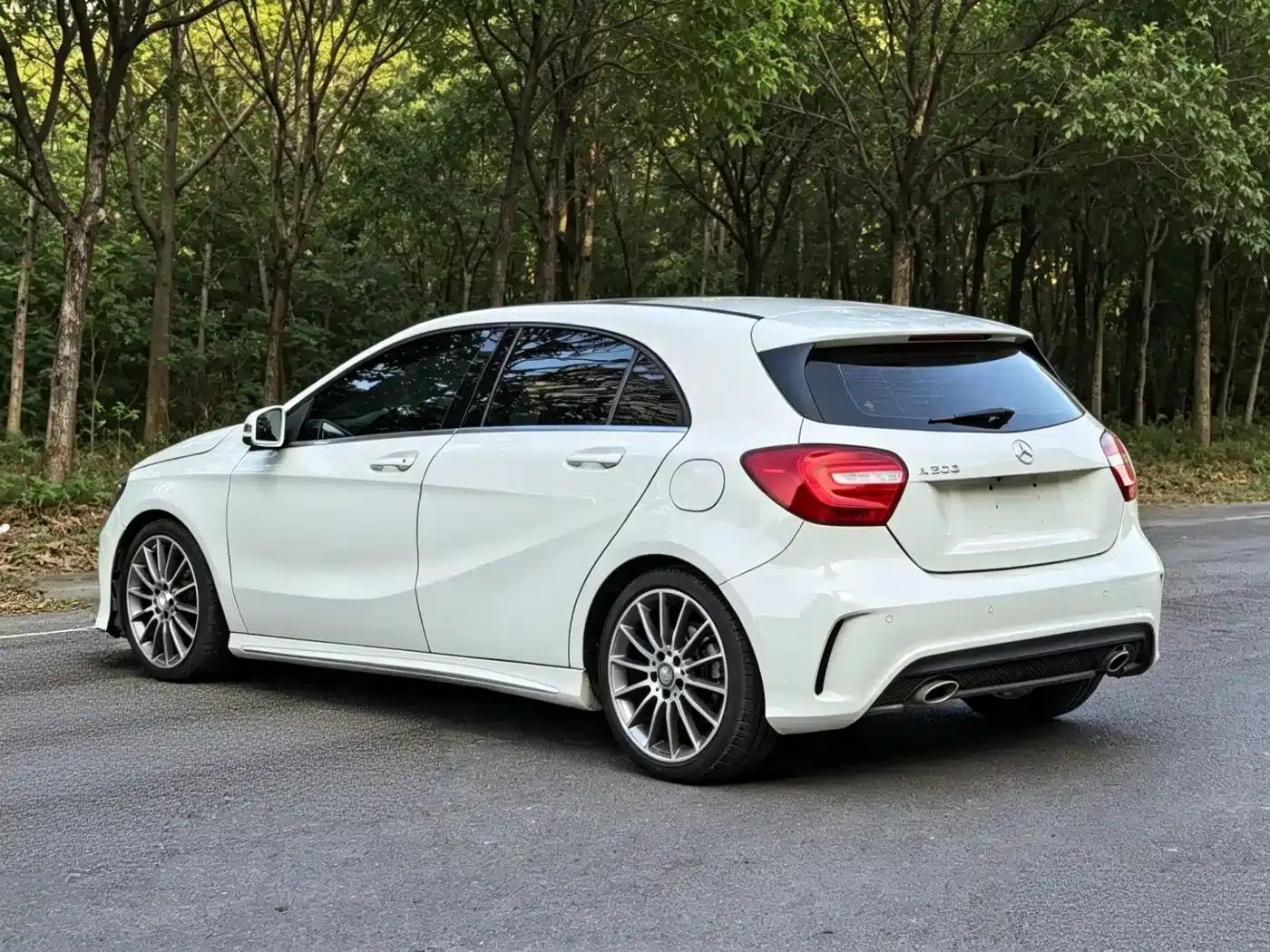Imported Mercedes-Benz A-Class 2015 A 200 Sport — миниатюра 4
