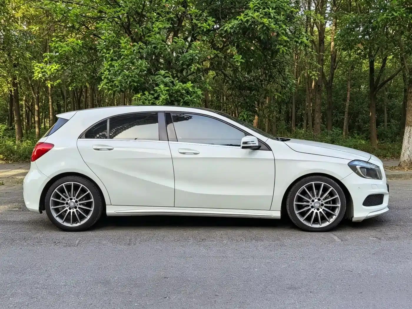 Imported Mercedes-Benz A-Class 2015 A 200 Sport — миниатюра 7