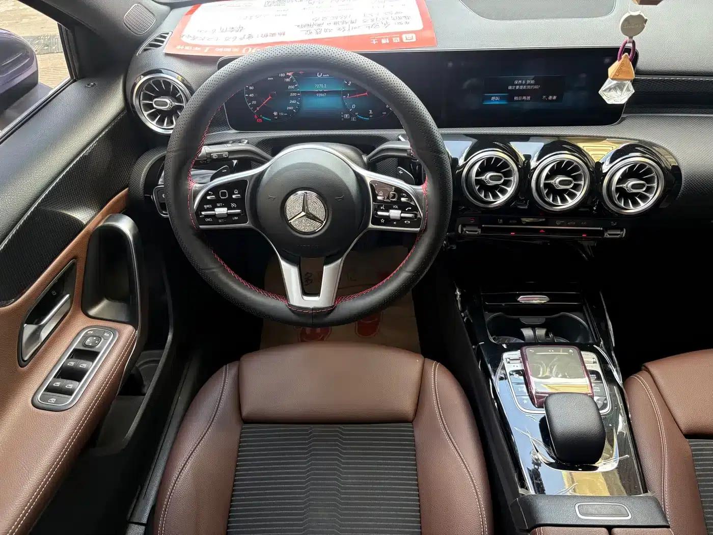 2019 Mercedes-Benz A-Class Imported Model A 200 Dynamic — миниатюра 13