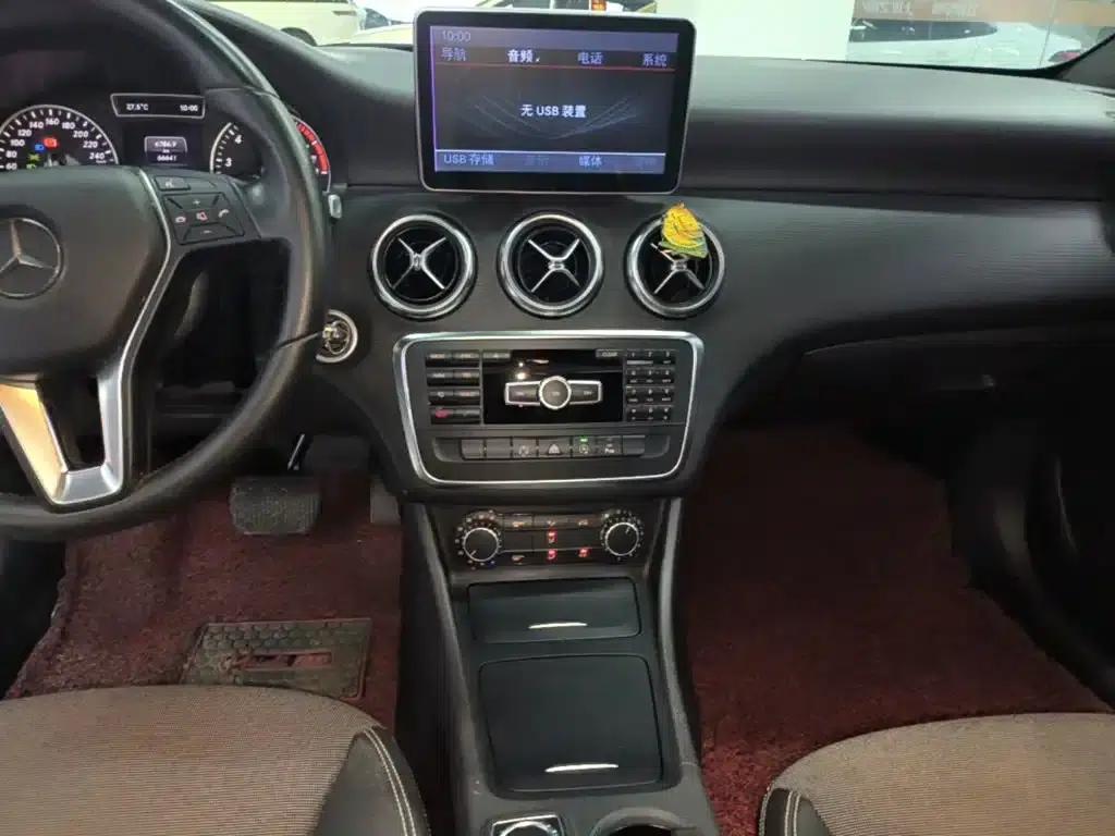 Imported 2015 Mercedes-Benz A-Class A 180 — миниатюра 13