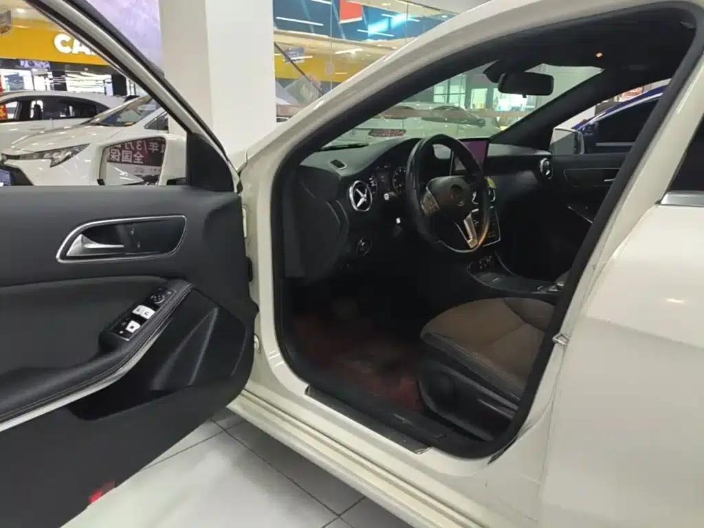 Imported 2015 Mercedes-Benz A-Class A 180 — миниатюра 16