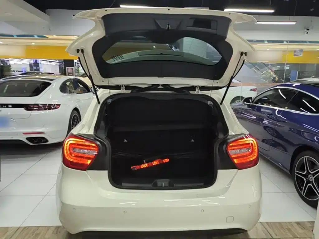 Imported 2015 Mercedes-Benz A-Class A 180 — миниатюра 19