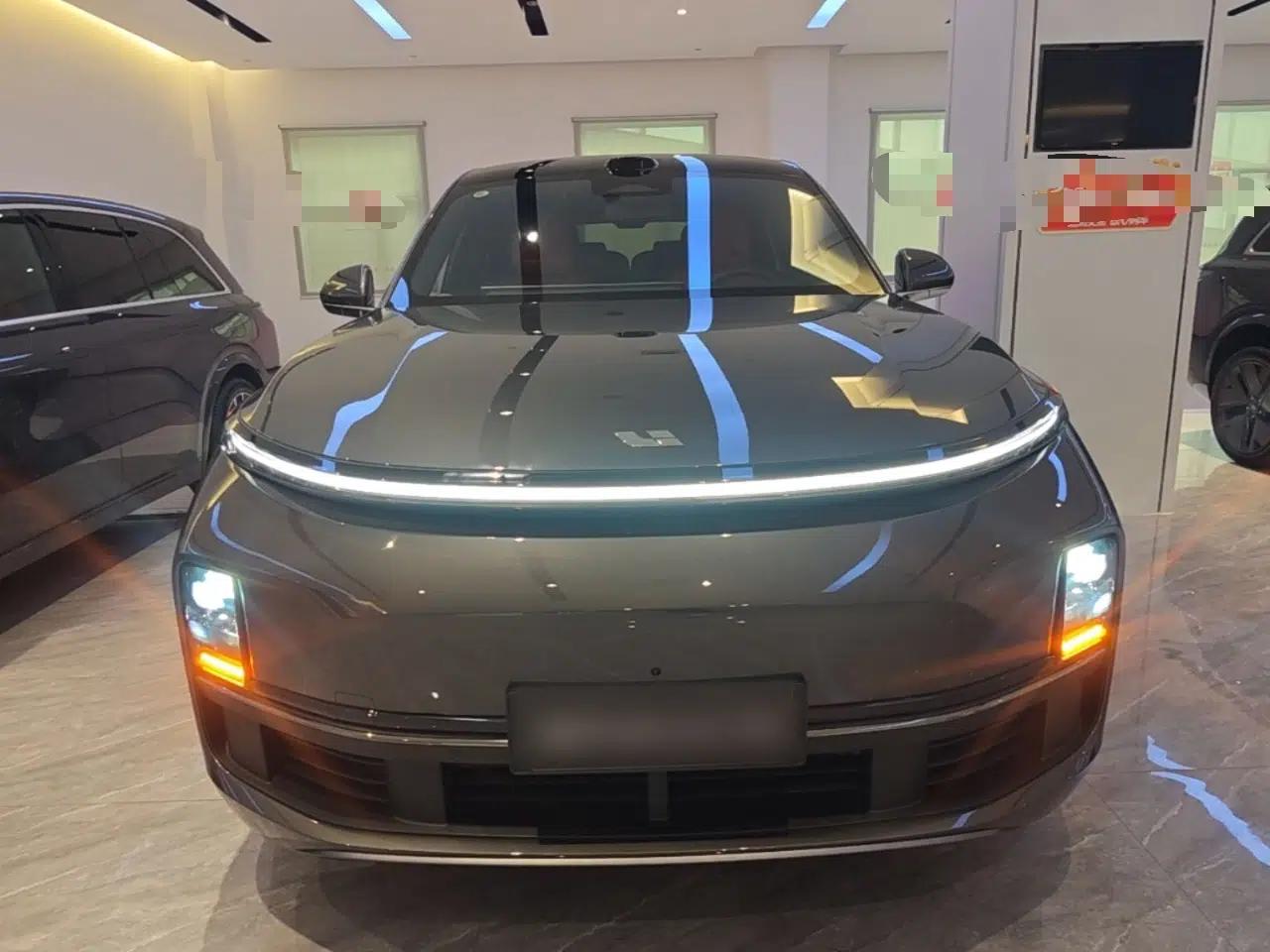 Li Auto L8 2025 Max Smart Refresh Edition — миниатюра 2