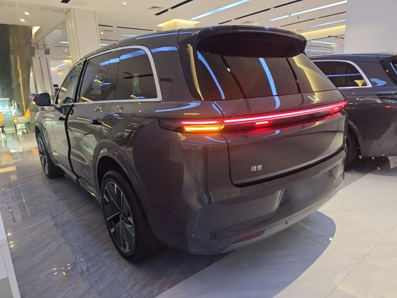 Li Auto L8 2025 Max Smart Refresh Edition — миниатюра 4