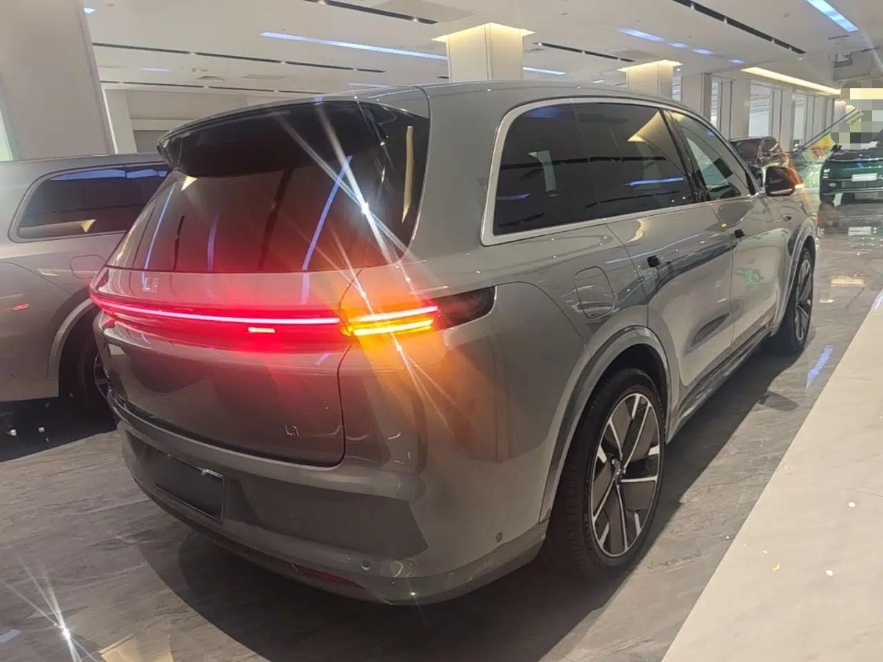 Li Auto L8 2025 Max Smart Refresh Edition — миниатюра 6