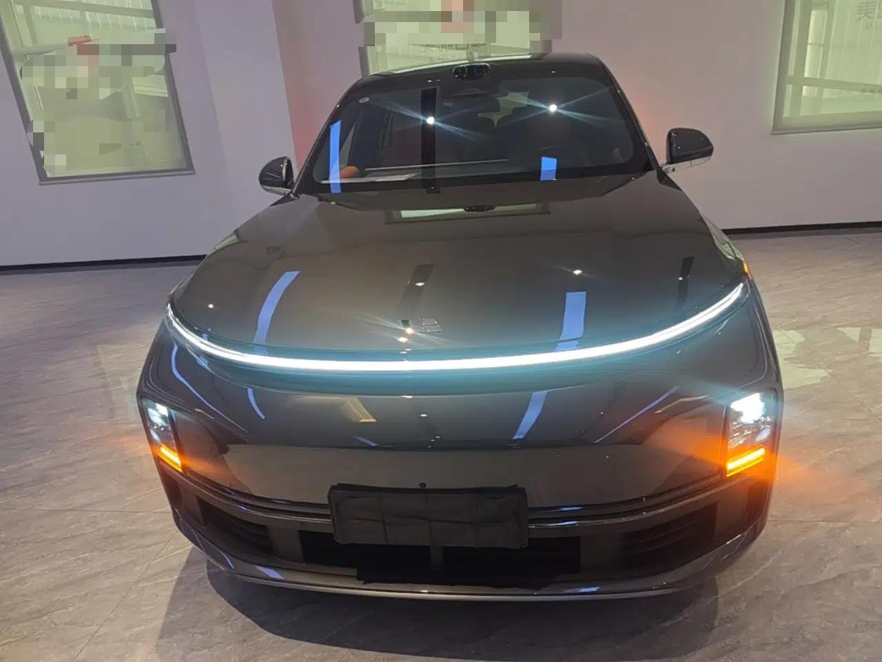 Li Auto L8 2025 Max Smart Refresh Edition — миниатюра 2