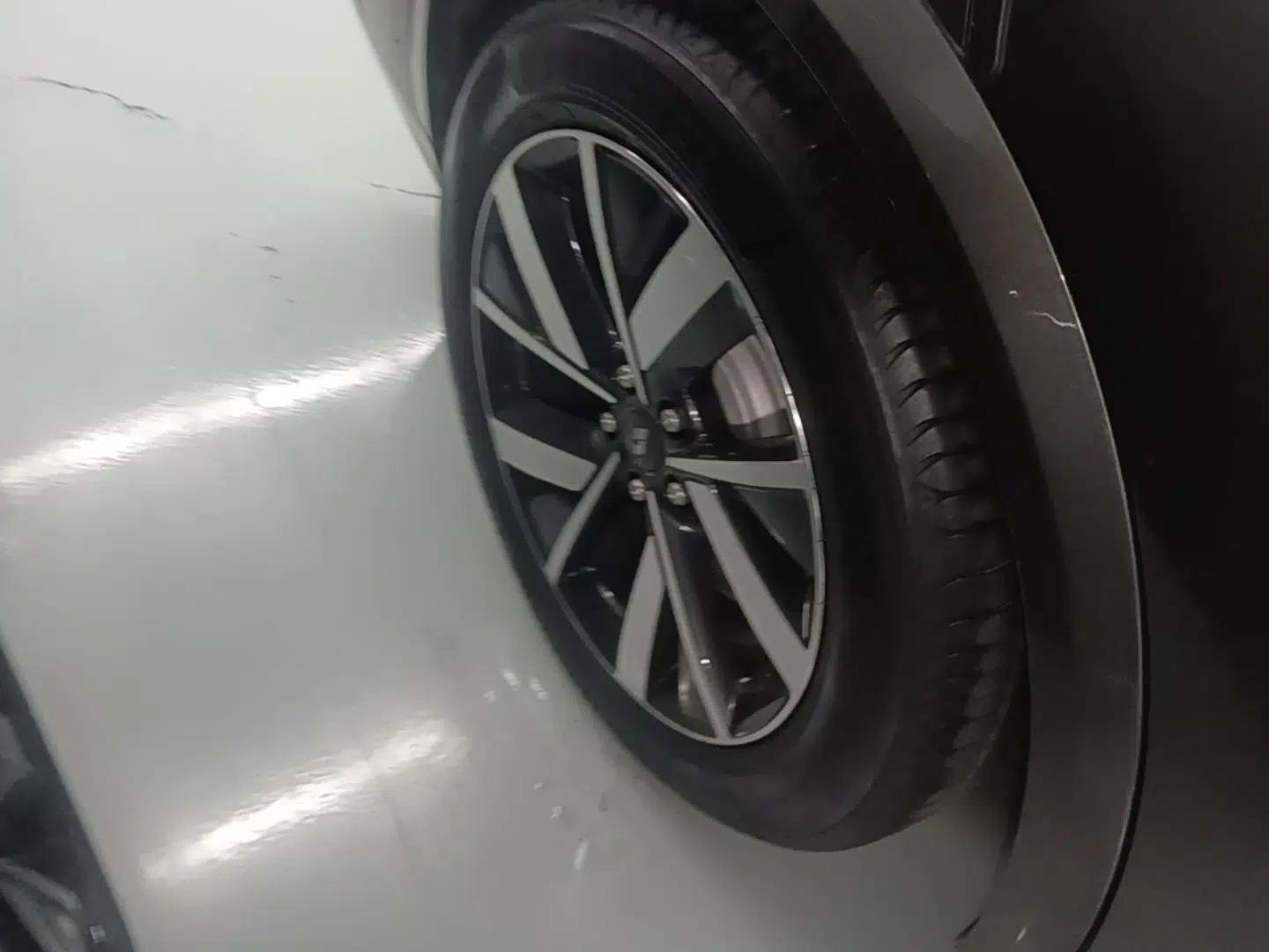 Li Auto L8 2023 Pro Model — миниатюра 11