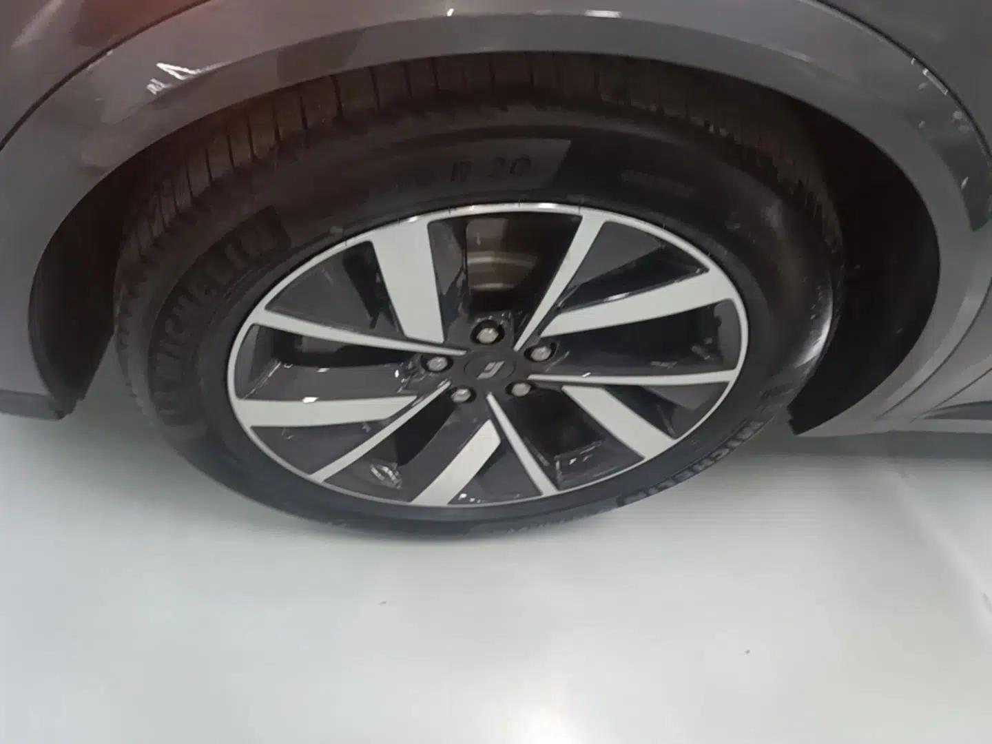 Li Auto L8 2023 Pro Model — миниатюра 10