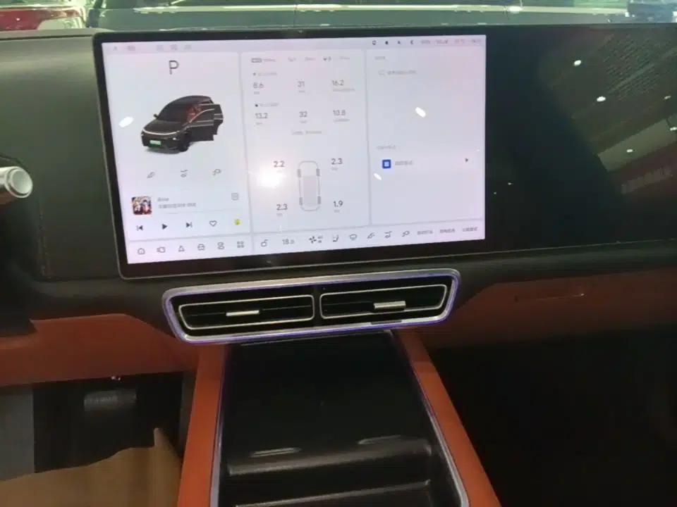Li Auto L8 2023 Pro Model — миниатюра 15
