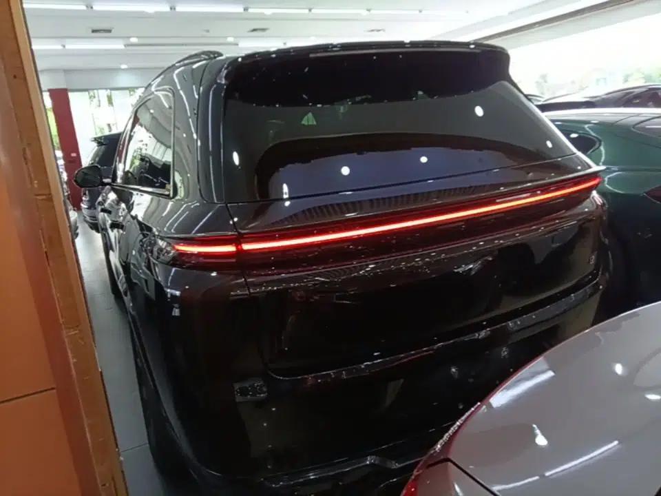 Li Auto L8 2023 Pro Model — миниатюра 4