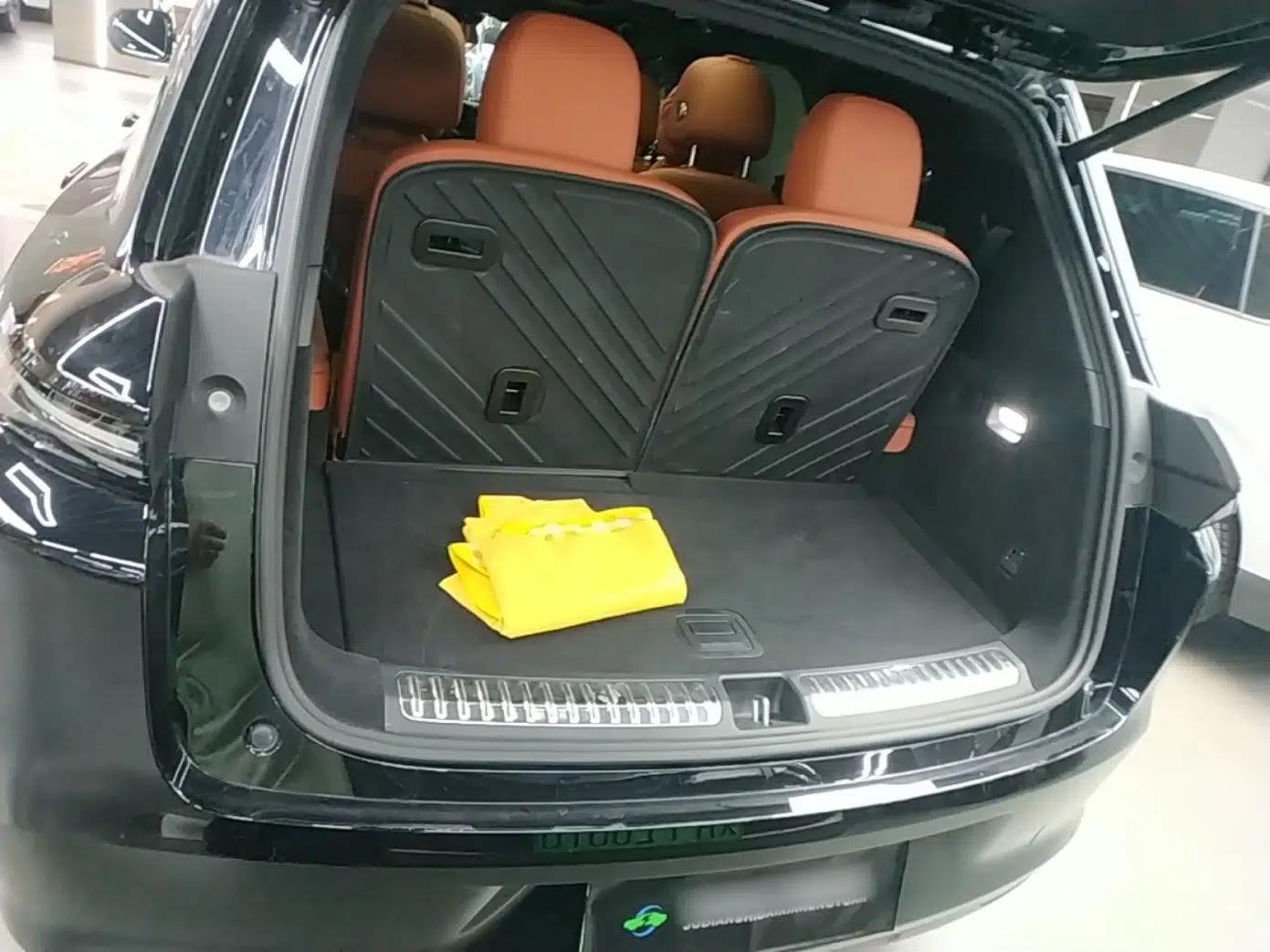 Li Auto L8 2023 Pro Model — миниатюра 27
