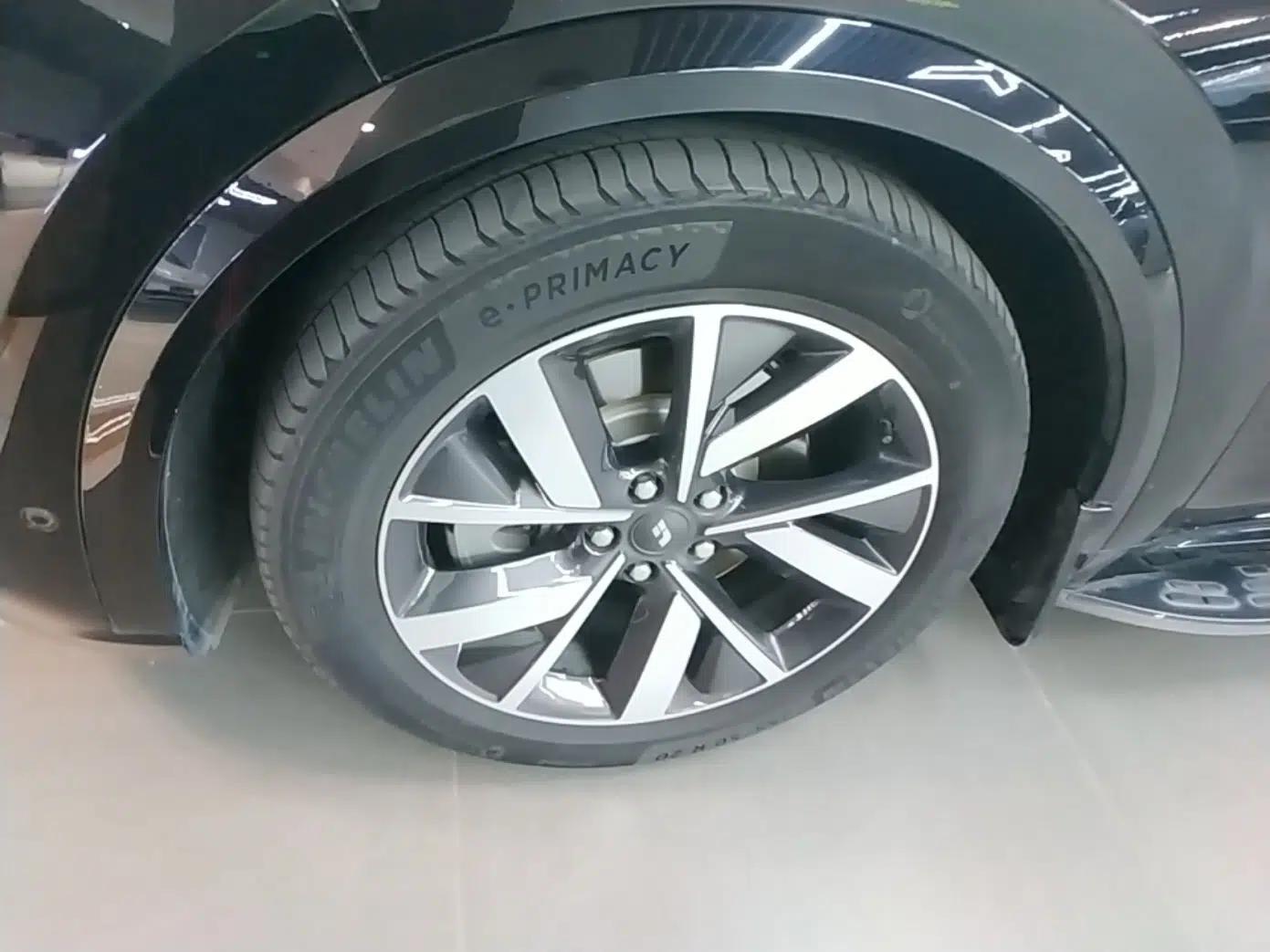 Li Auto L8 2023 Pro Model — миниатюра 10