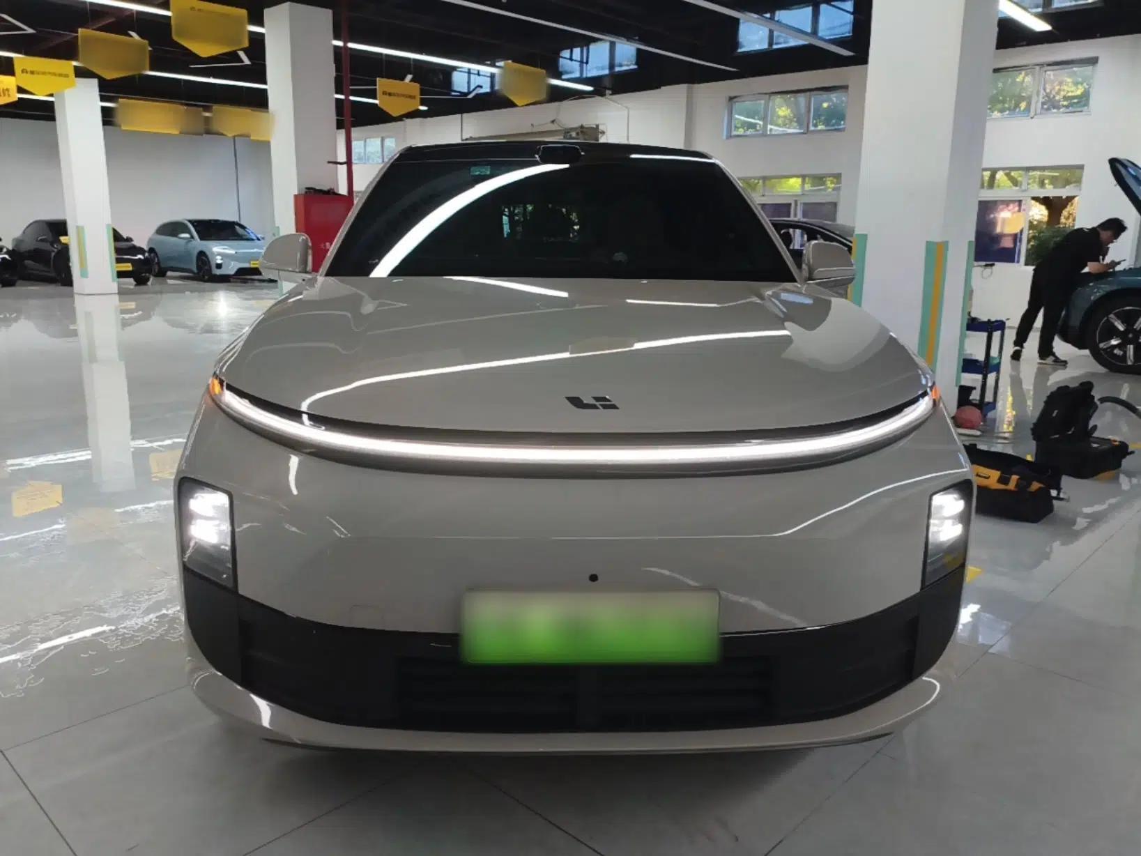 Li Auto L6 2025 Pro Smart Refresh Edition — миниатюра 2