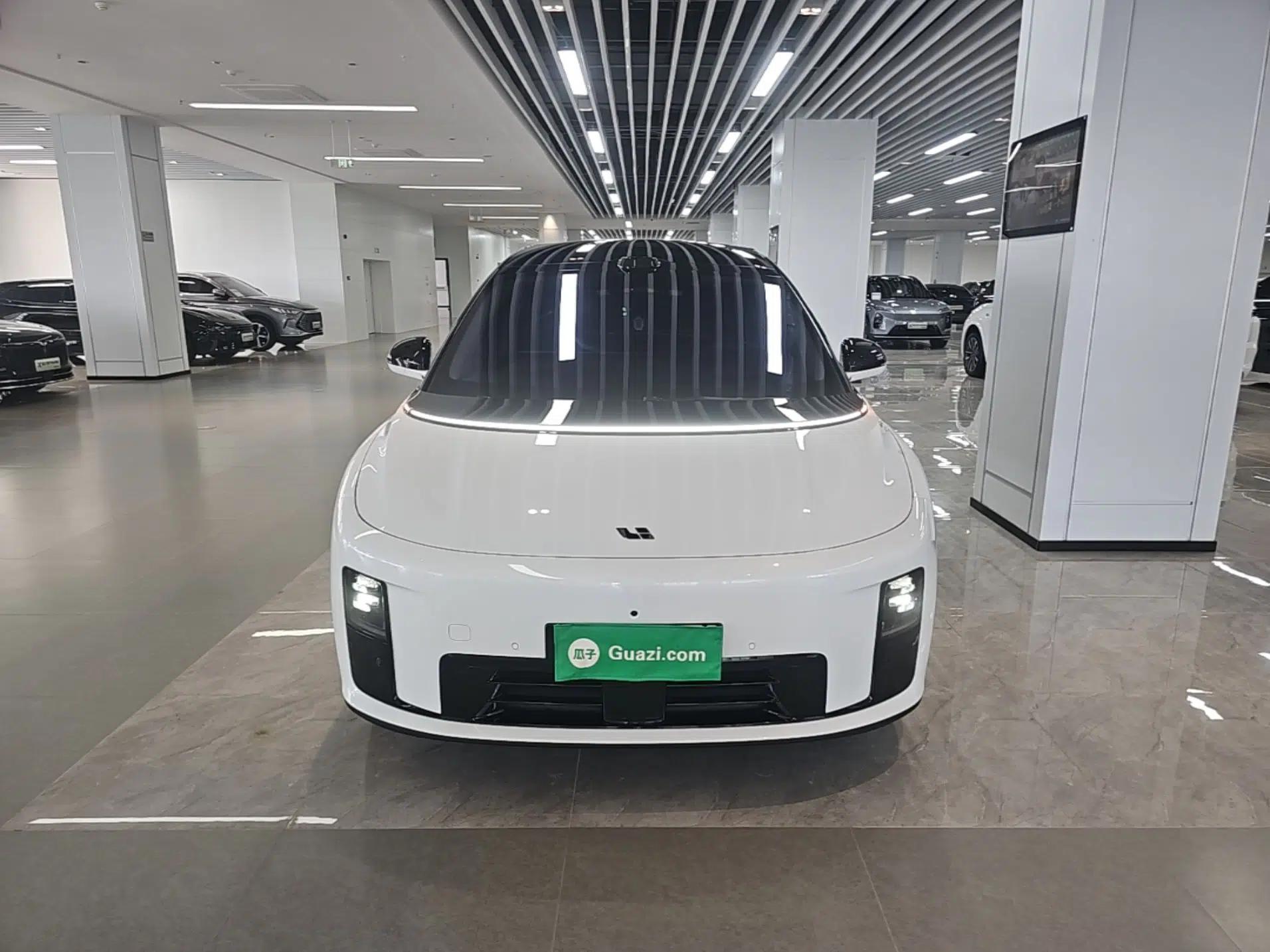 Li Auto i8 2025 Model Standard Version — миниатюра 2