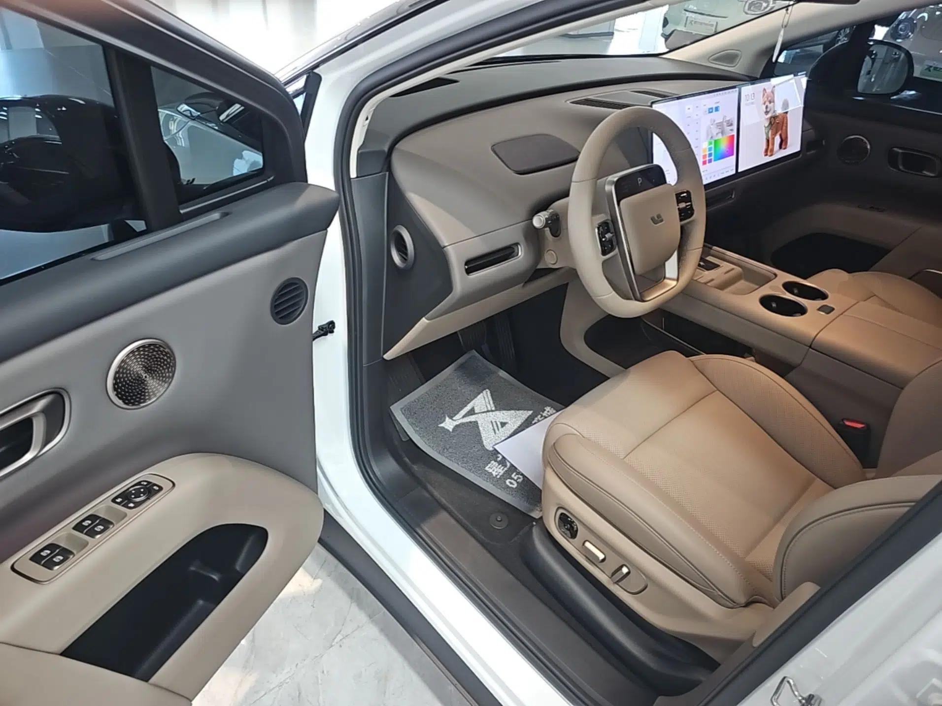 Li Auto i8 2025 Model Standard Version — миниатюра 18