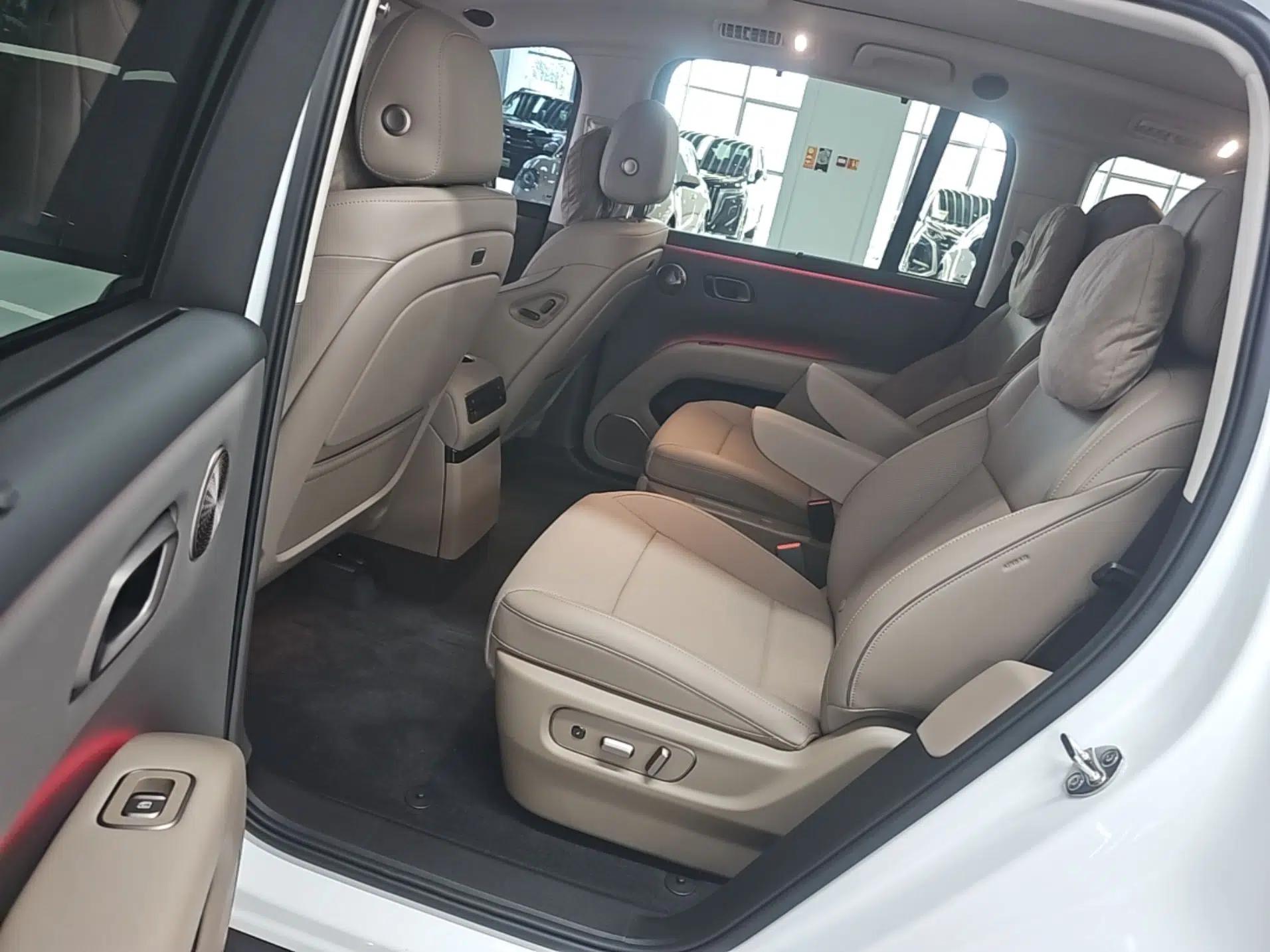 Li Auto i8 2025 Model Standard Version — миниатюра 20