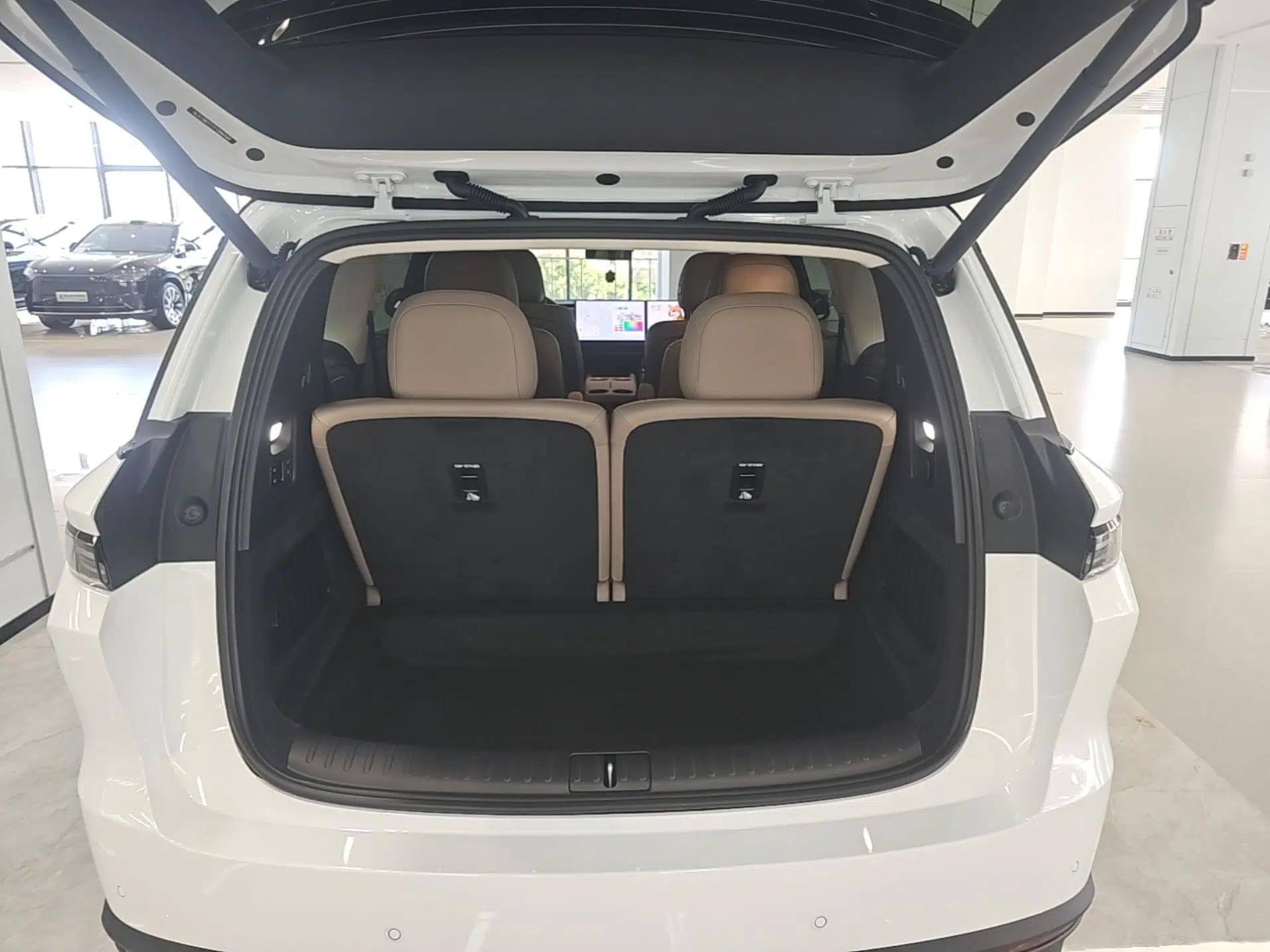 Li Auto i8 2025 Model Standard Version — миниатюра 22