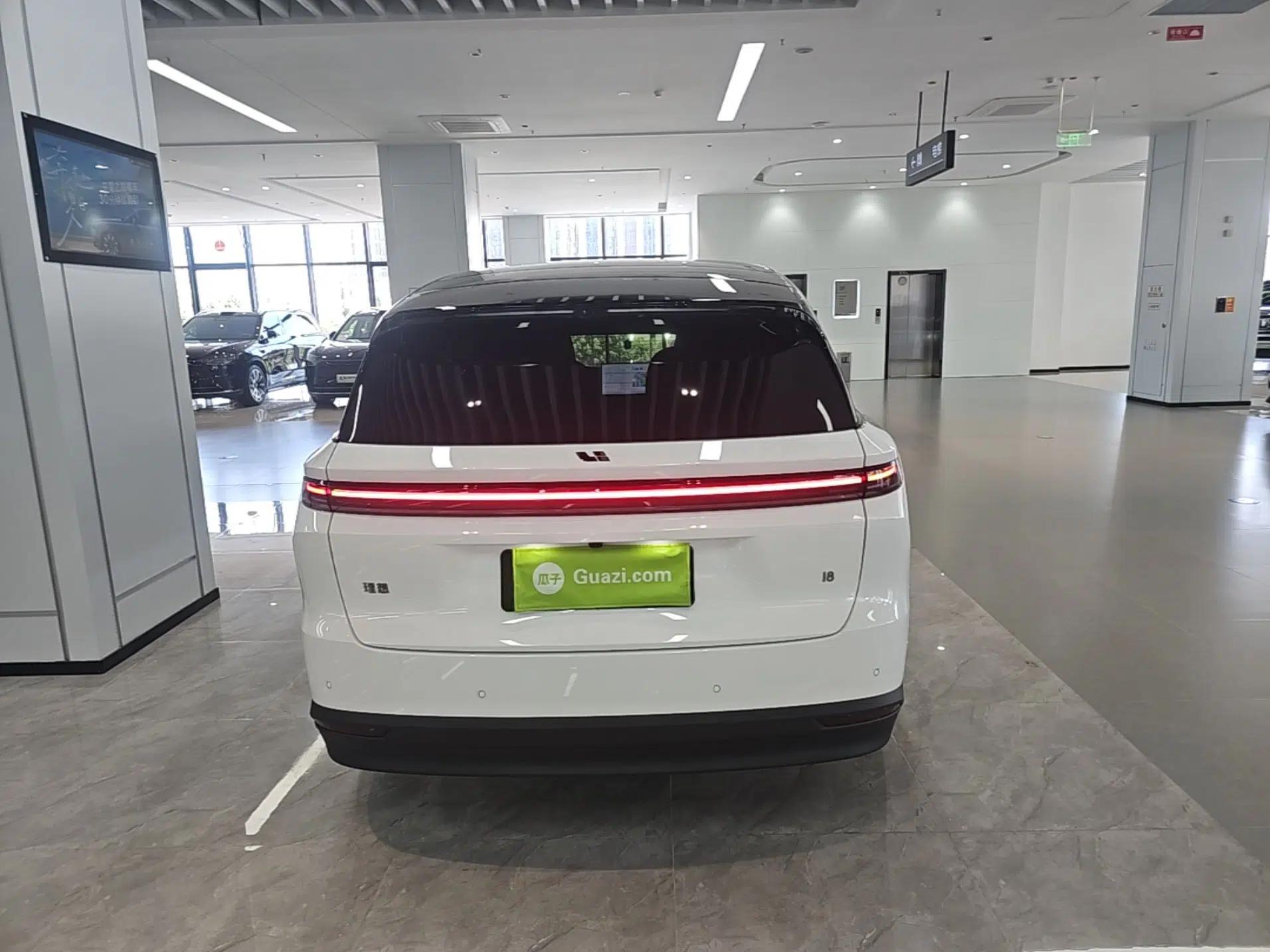 Li Auto i8 2025 Model Standard Version — миниатюра 5