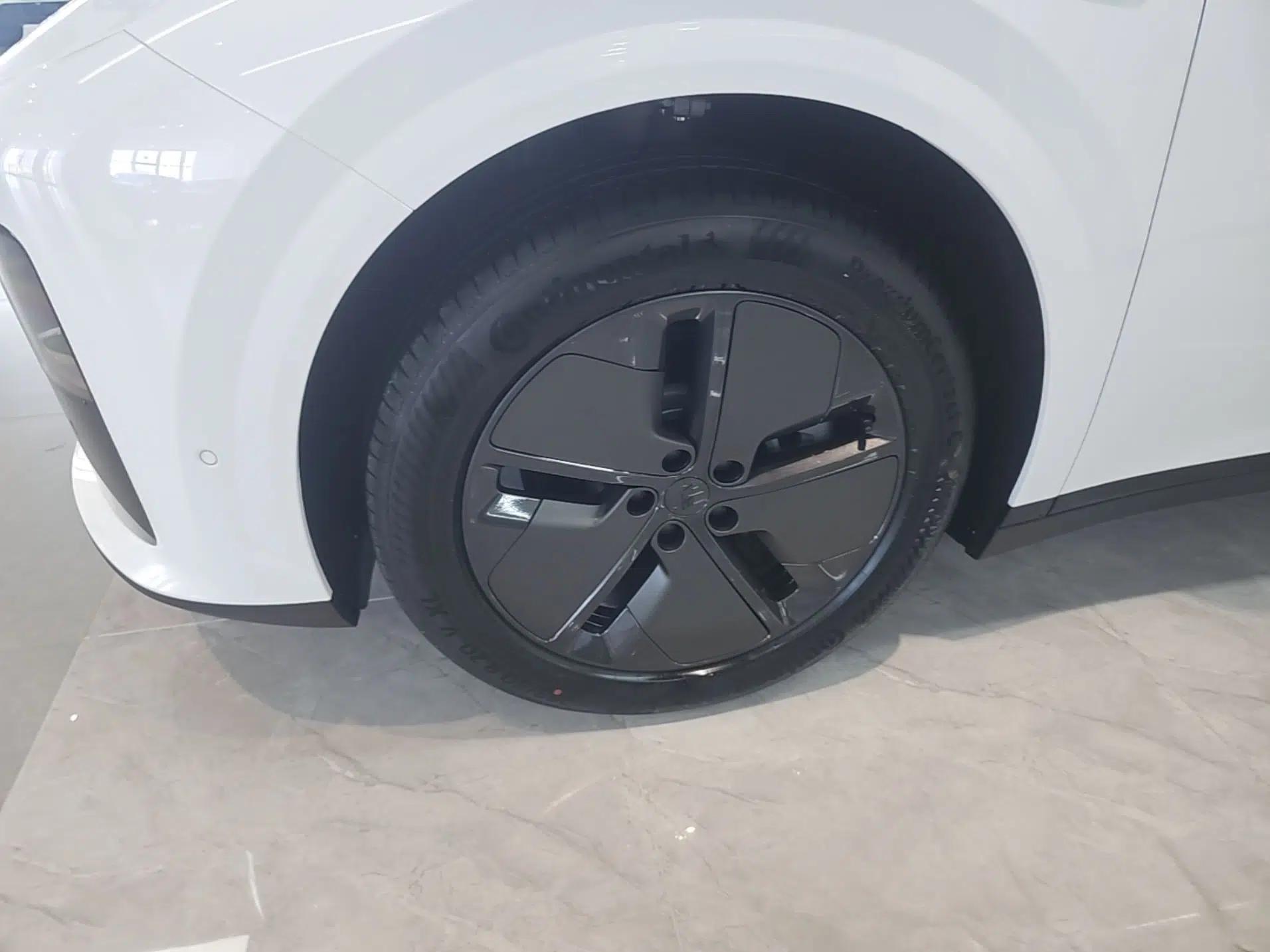 Li Auto i8 2025 Model Standard Version — миниатюра 10