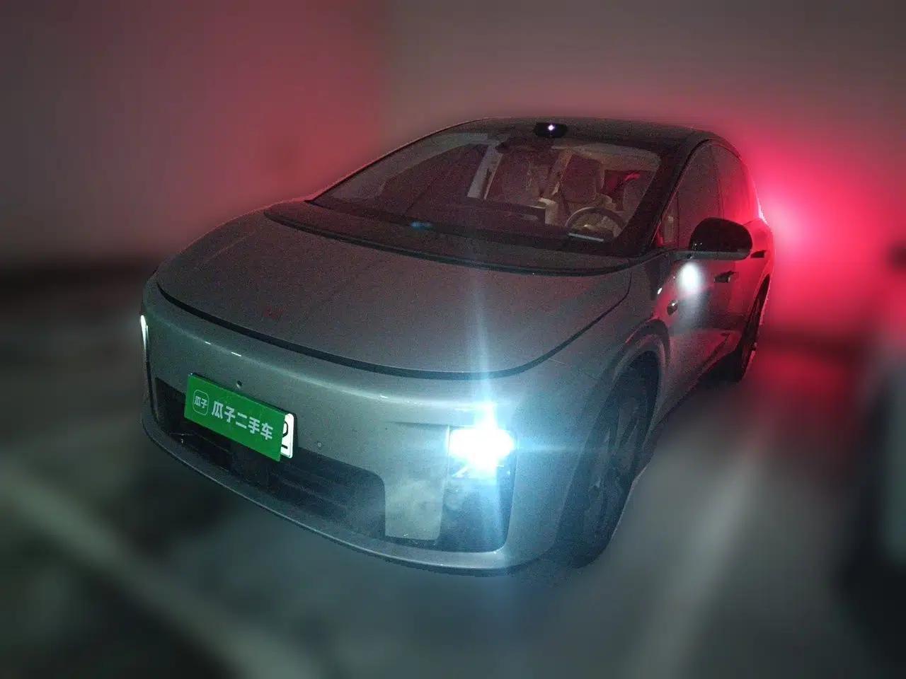 Li Auto i8 2025 Model Standard Version — миниатюра 1