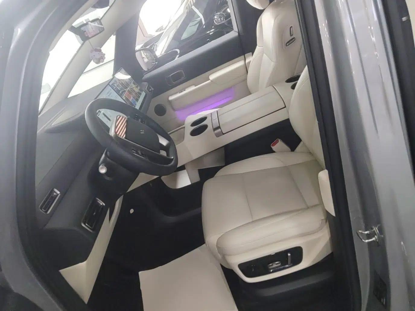 Li Auto MEGA 2025 Home Family Special Edition — миниатюра 22
