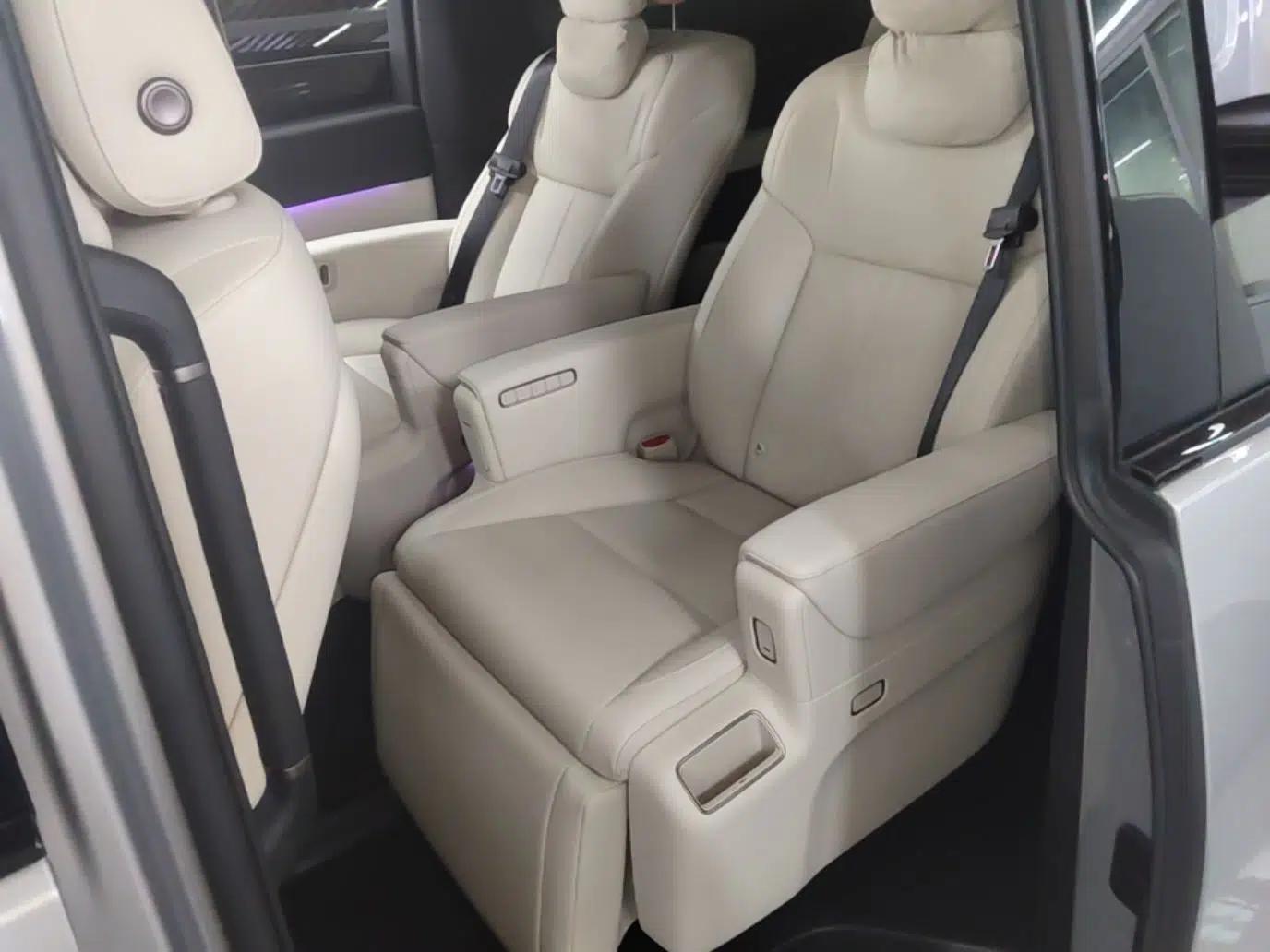 Li Auto MEGA 2025 Home Family Special Edition — миниатюра 25