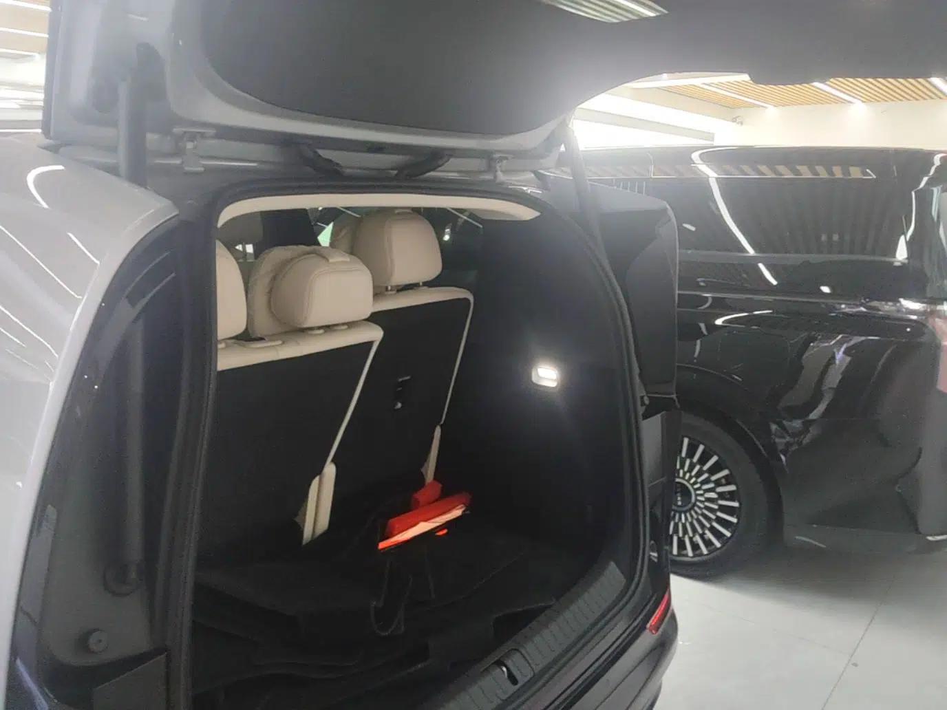 Li Auto MEGA 2025 Home Family Special Edition — миниатюра 27