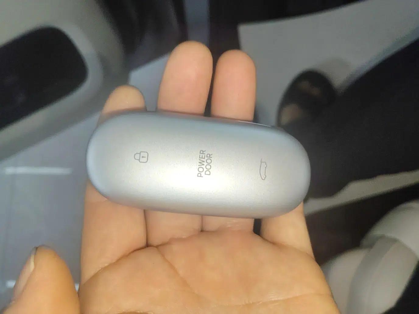 Li Auto MEGA 2025 Home Family Special Edition — миниатюра 28