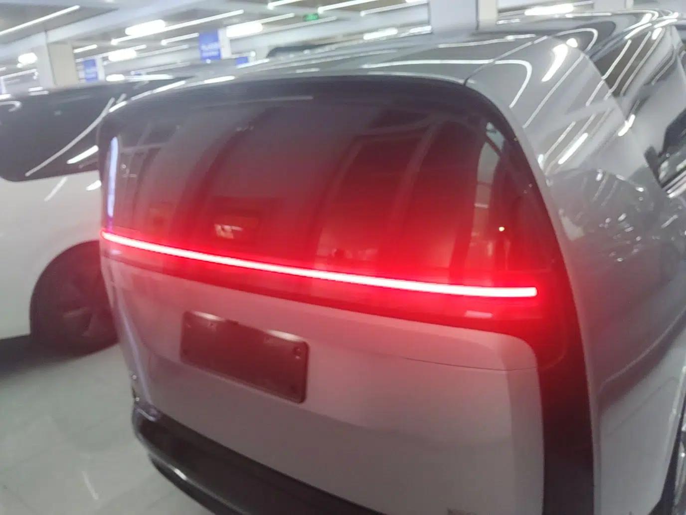 Li Auto MEGA 2025 Home Family Special Edition — миниатюра 5