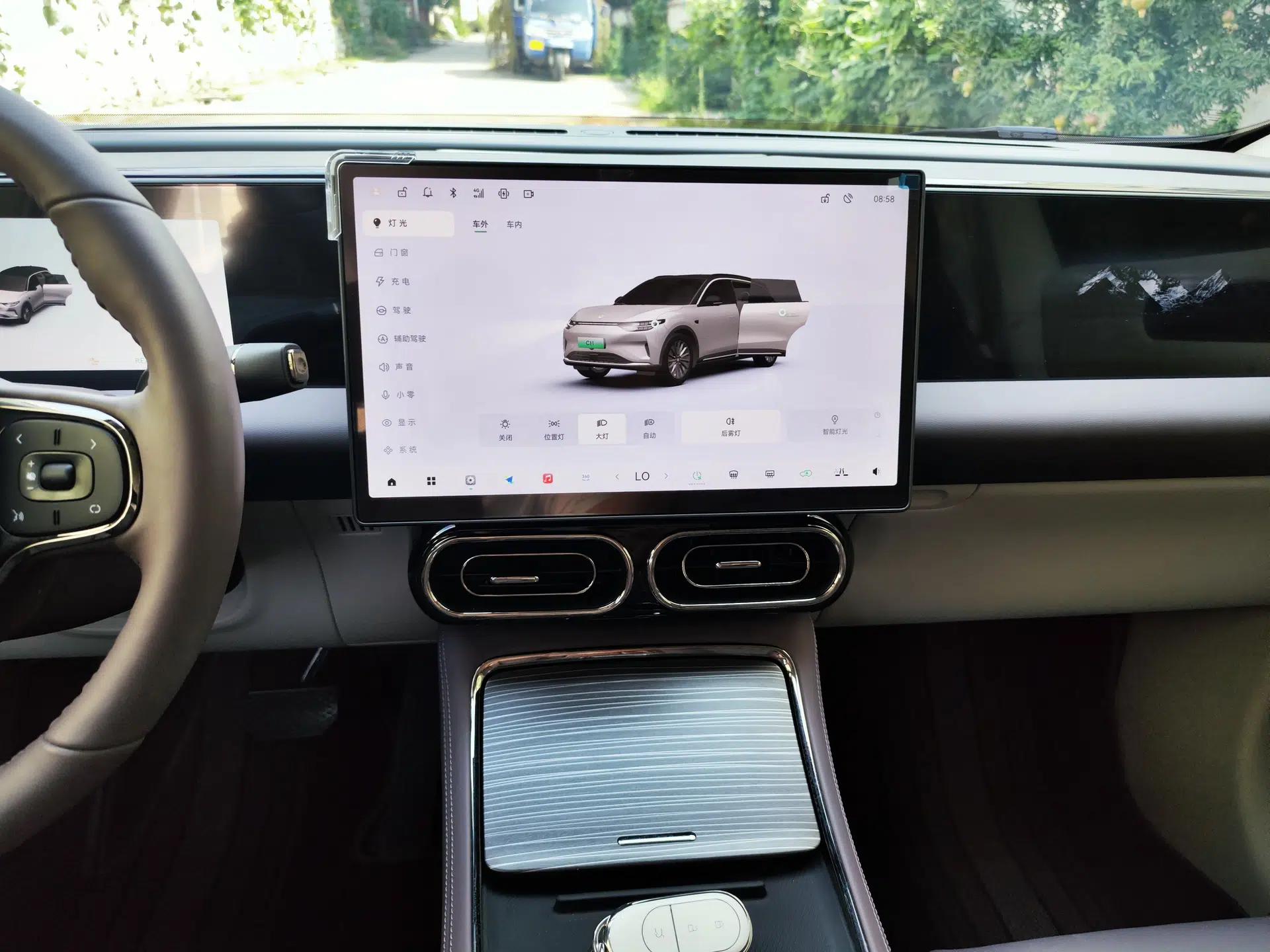 Leapmotor C11 2024 All-Electric 580 Luxury Edition — миниатюра 15