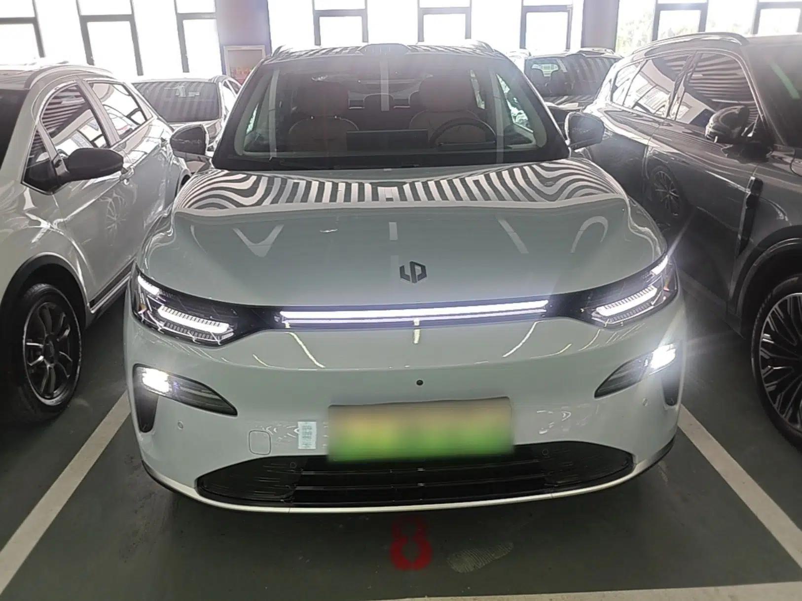 Leapmotor C11 2026 All-Electric 640 LiDAR Prestige Edition — миниатюра 2
